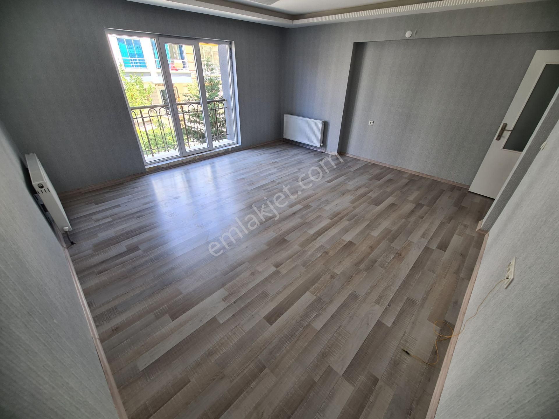 Öğretmenler Parkı Yakını Arakatta Yapılı 2-balkonlu Kiralık 3+1 - Görsel 11