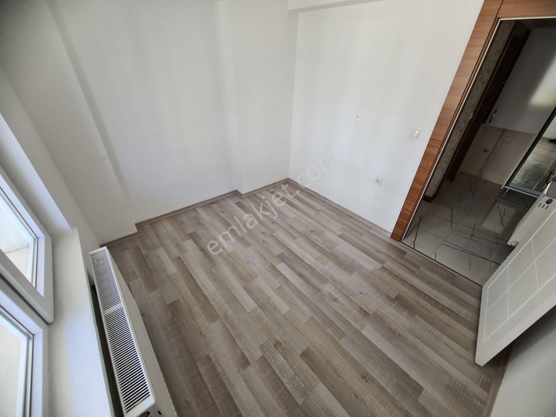 Öğretmenler Parkı Yakını Arakatta Yapılı 2-balkonlu Kiralık 3+1 - Görsel 15