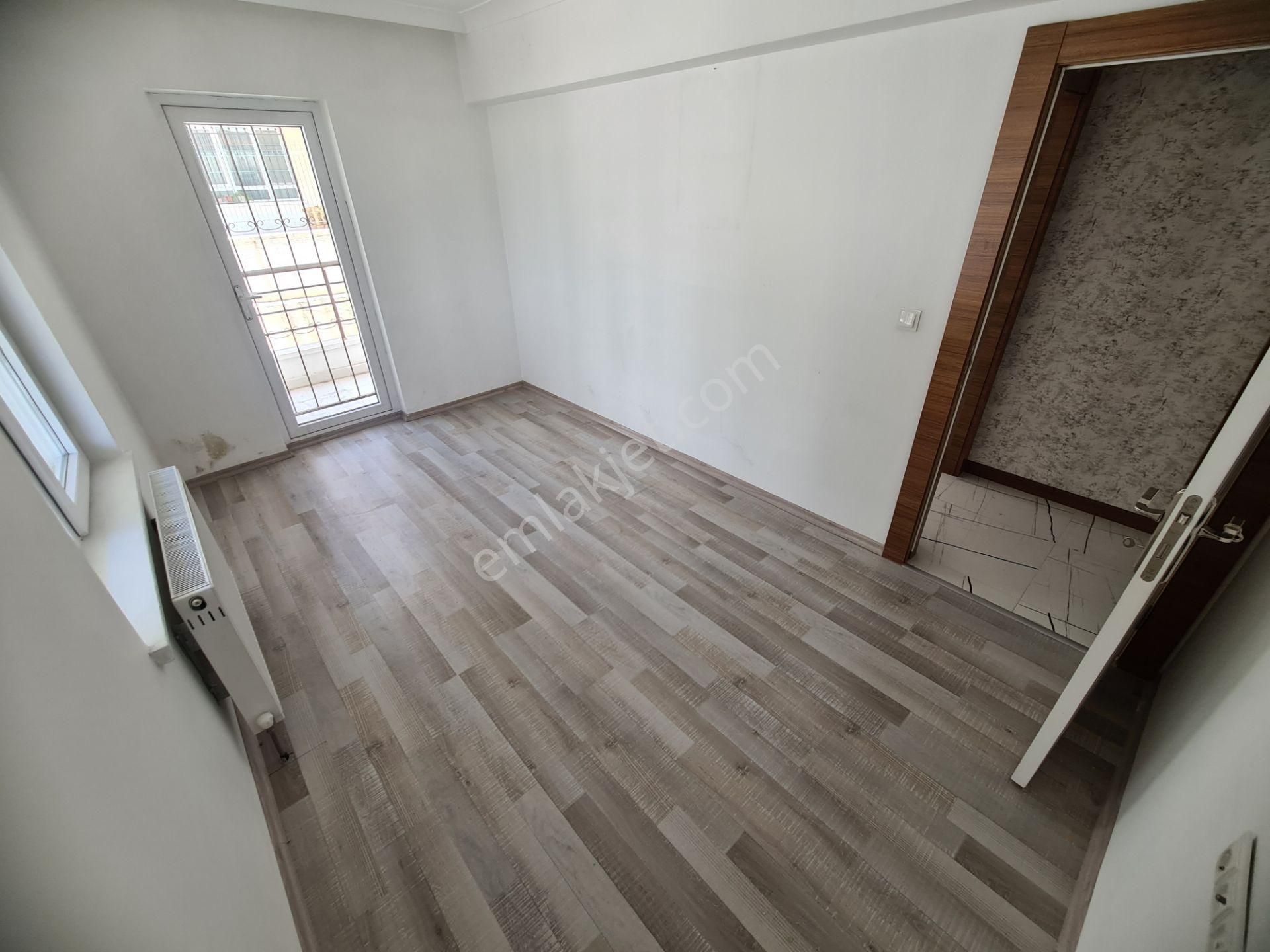 Öğretmenler Parkı Yakını Arakatta Yapılı 2-balkonlu Kiralık 3+1 - Görsel 23