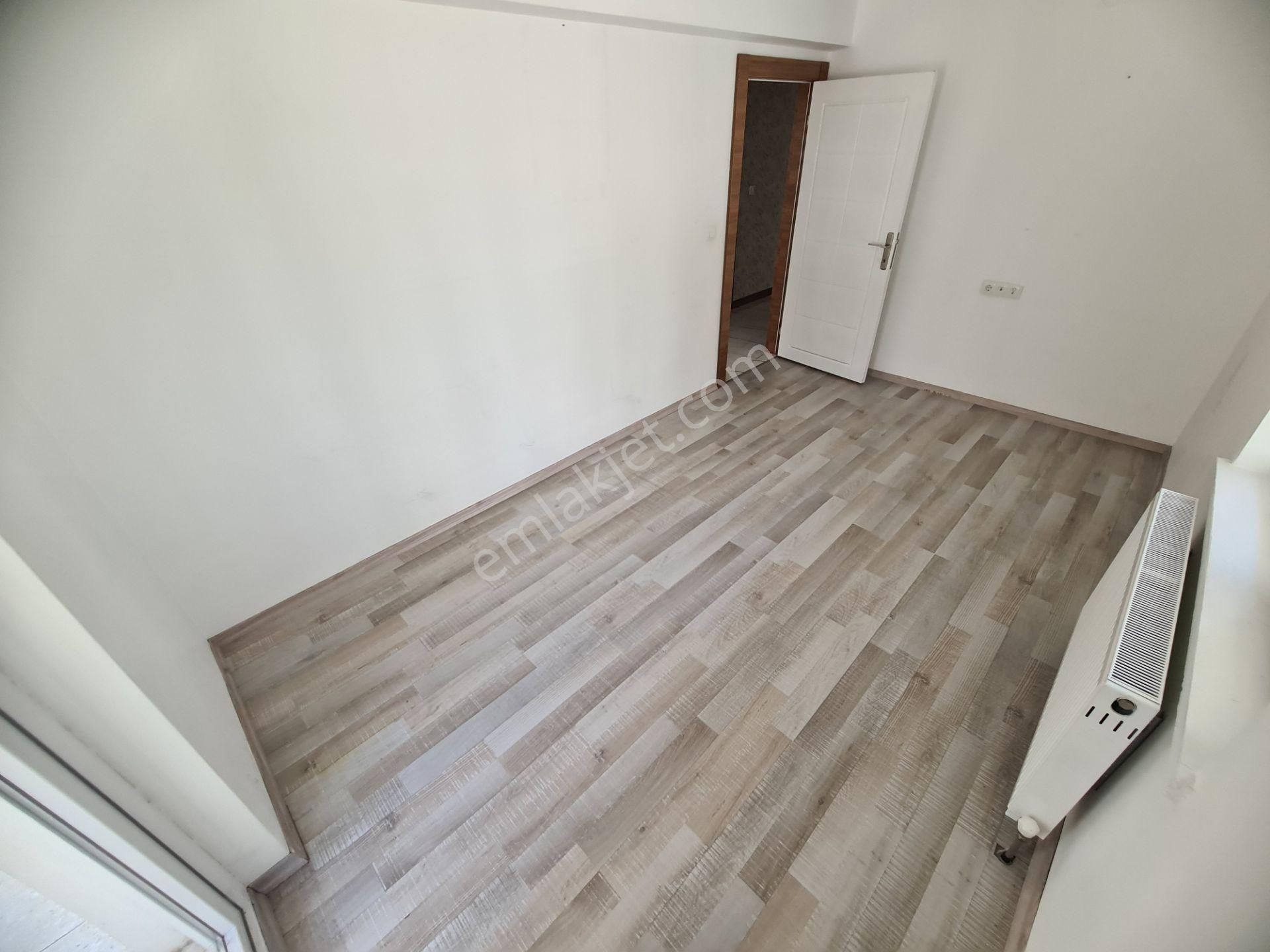 Öğretmenler Parkı Yakını Arakatta Yapılı 2-balkonlu Kiralık 3+1 - Görsel 24