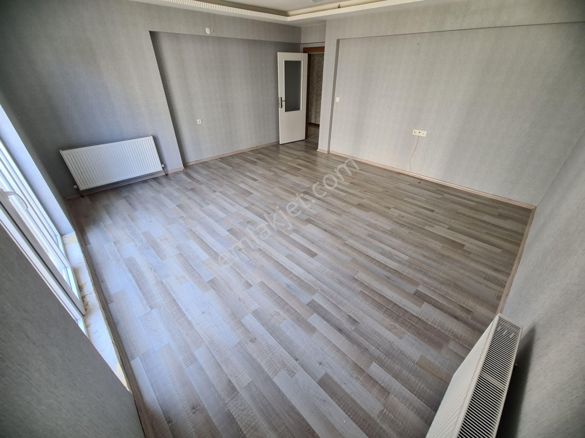 Öğretmenler Parkı Yakını Arakatta Yapılı 2-balkonlu Kiralık 3+1 - Görsel 9