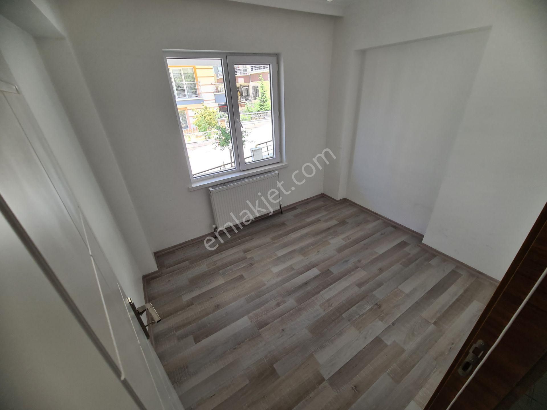 Öğretmenler Parkı Yakını Arakatta Yapılı 2-balkonlu Kiralık 3+1 - Görsel 14