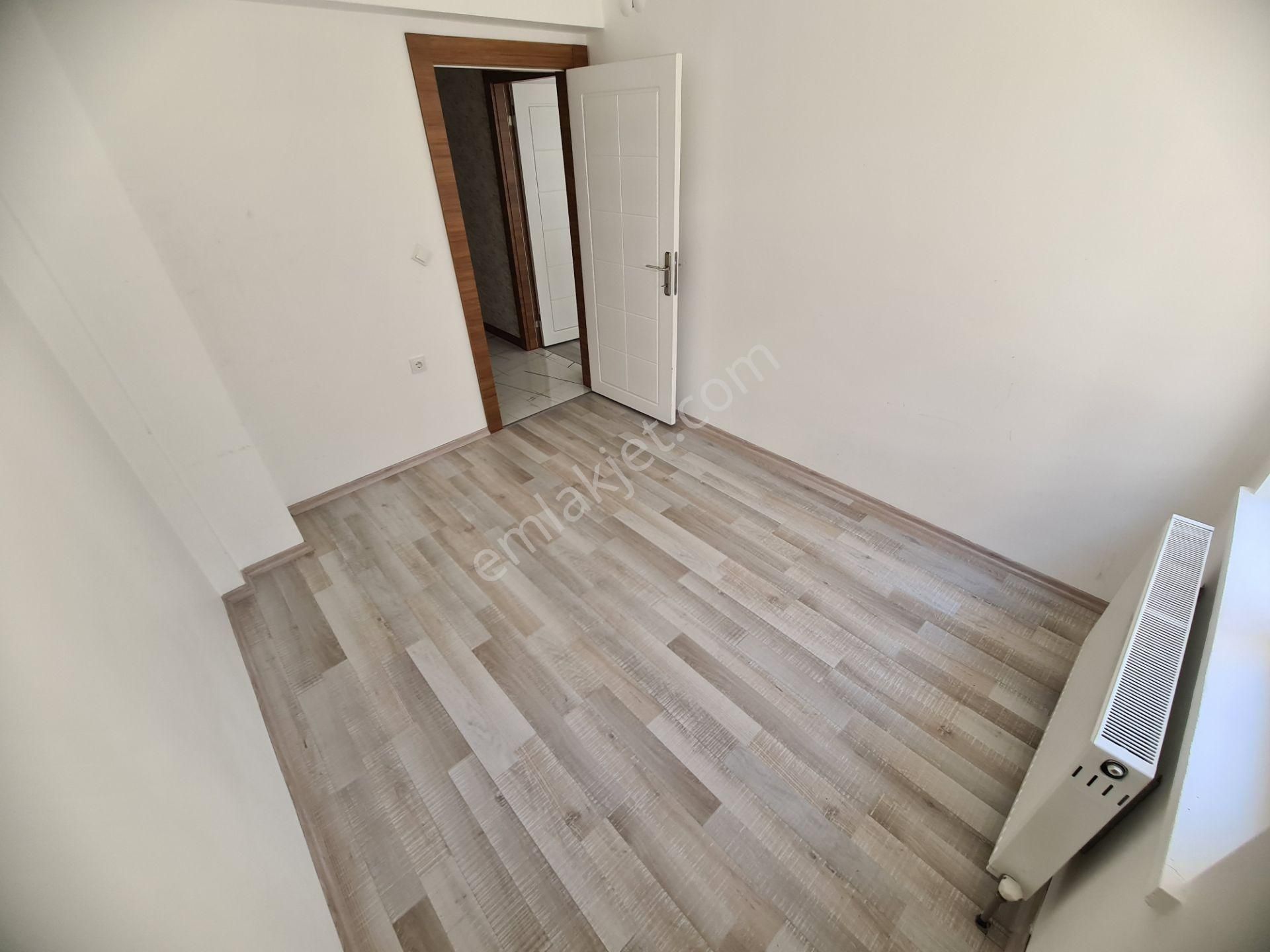 Öğretmenler Parkı Yakını Arakatta Yapılı 2-balkonlu Kiralık 3+1 - Görsel 29