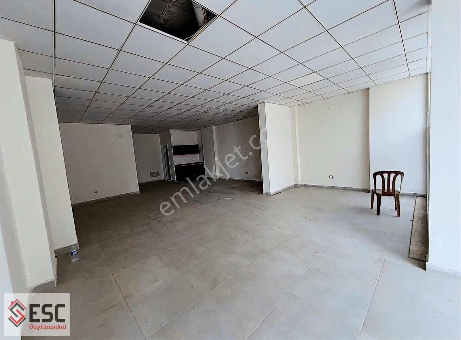 Esc'den Yaşar Doğu Caddesine 2 Parsel 120m2 Dükkan Esc2334