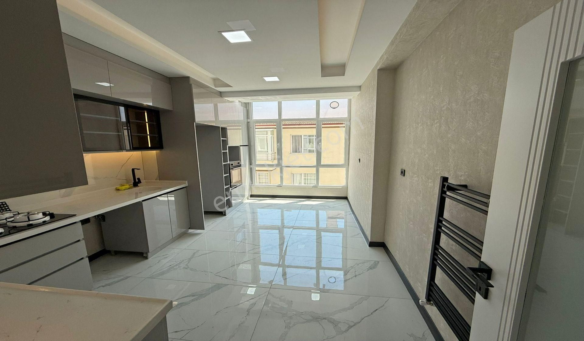 Kuşcağızda Kat Konumunda Site Konseptinde 3+1 Lüx Yapılı - Görsel 5