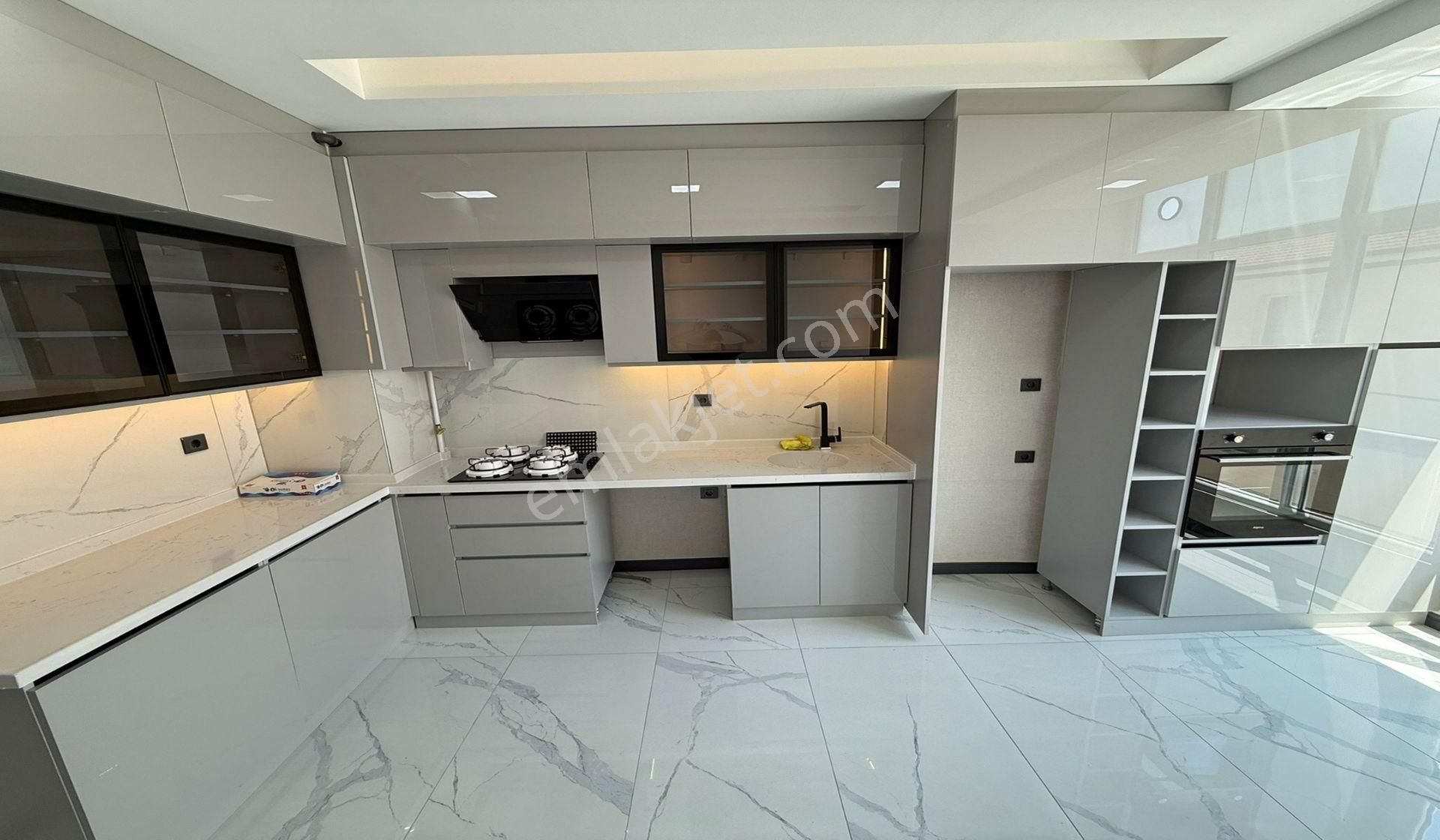 Kuşcağızda Kat Konumunda Site Konseptinde 3+1 Lüx Yapılı - Görsel 3