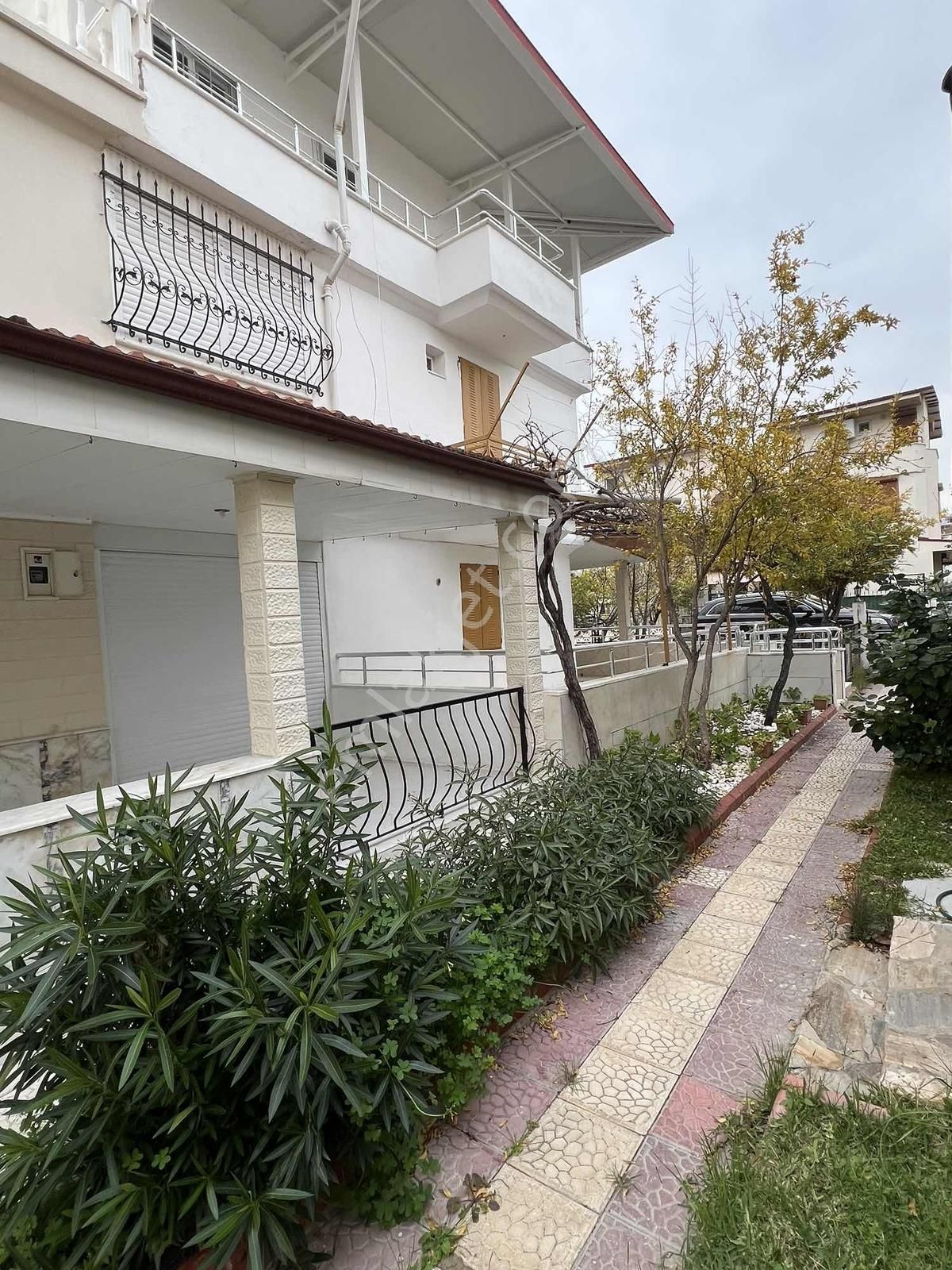 Güzelçamlı 4+1 Köşe Konumlu Havuzlu Site İçerisinde Villa - Görsel 34
