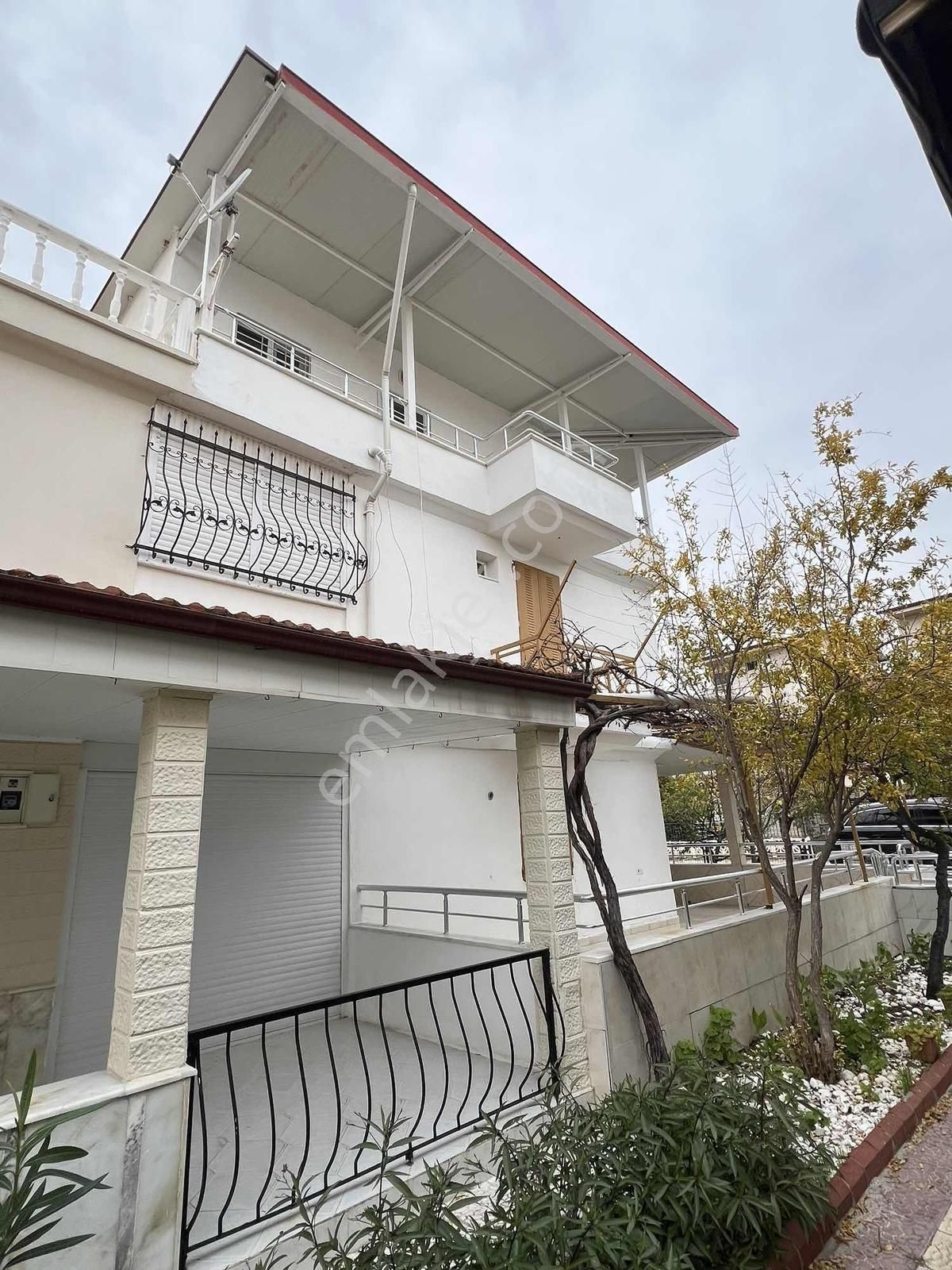 Güzelçamlı 4+1 Köşe Konumlu Havuzlu Site İçerisinde Villa - Görsel 2