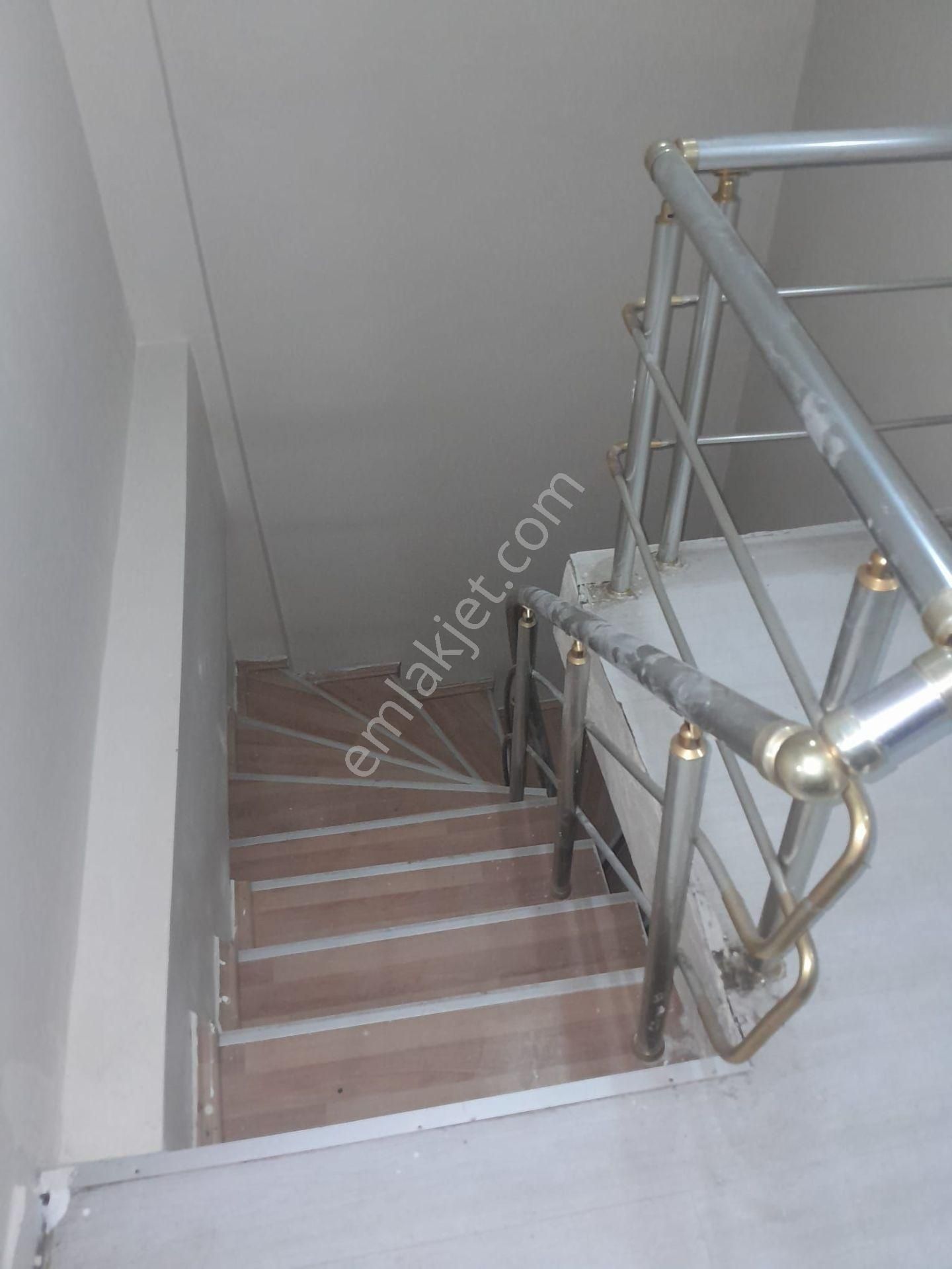 Bayrampaşa Altıntepsi Mahallesinde 4+1/140/ters Dubleks Kiralık Daire - Görsel 7