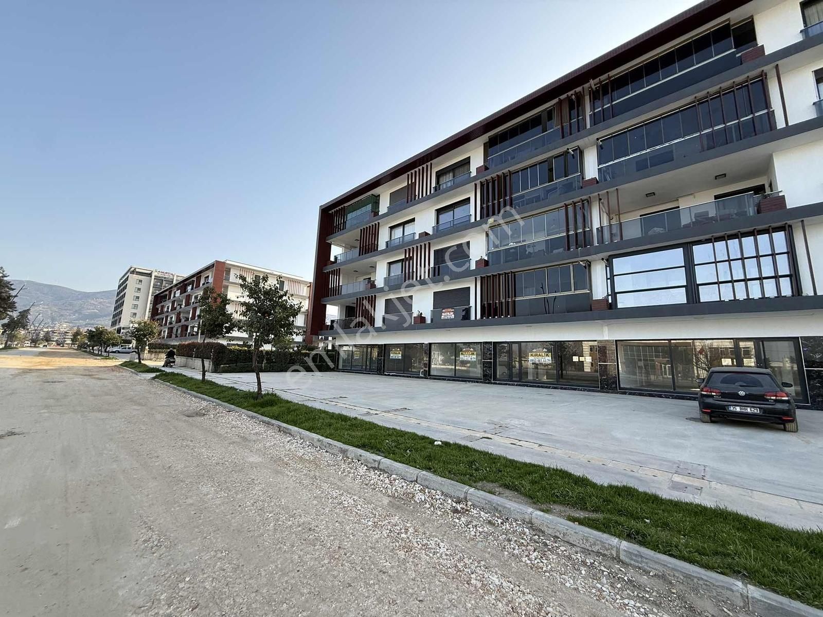 Kent Gayrimenkul'den Cadde Üstü Köşe Önü Açık Kiralık Dükkan - Görsel 10