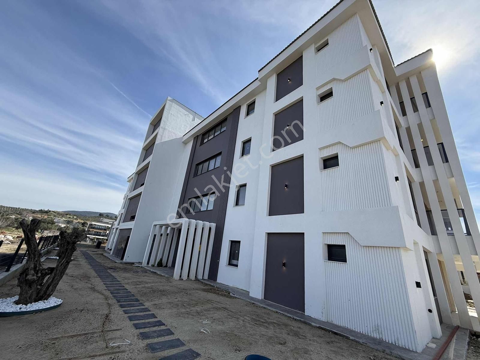 Kuşadası Davutlar | Havuzlu Site İçerisinde 2+1 Özel Daire - Görsel 28