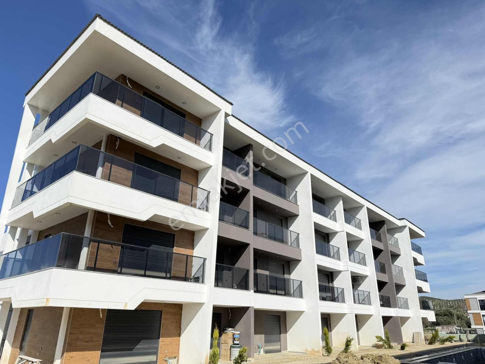 Kuşadası Davutlar | Havuzlu Site İçerisinde 2+1 Özel Daire