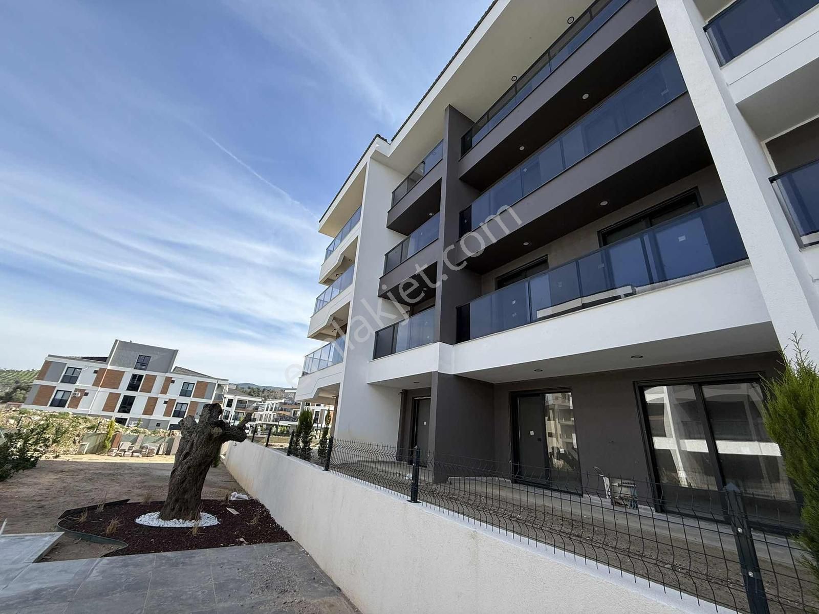 Kuşadası Davutlar | Havuzlu Site İçerisinde 2+1 Özel Daire - Görsel 27