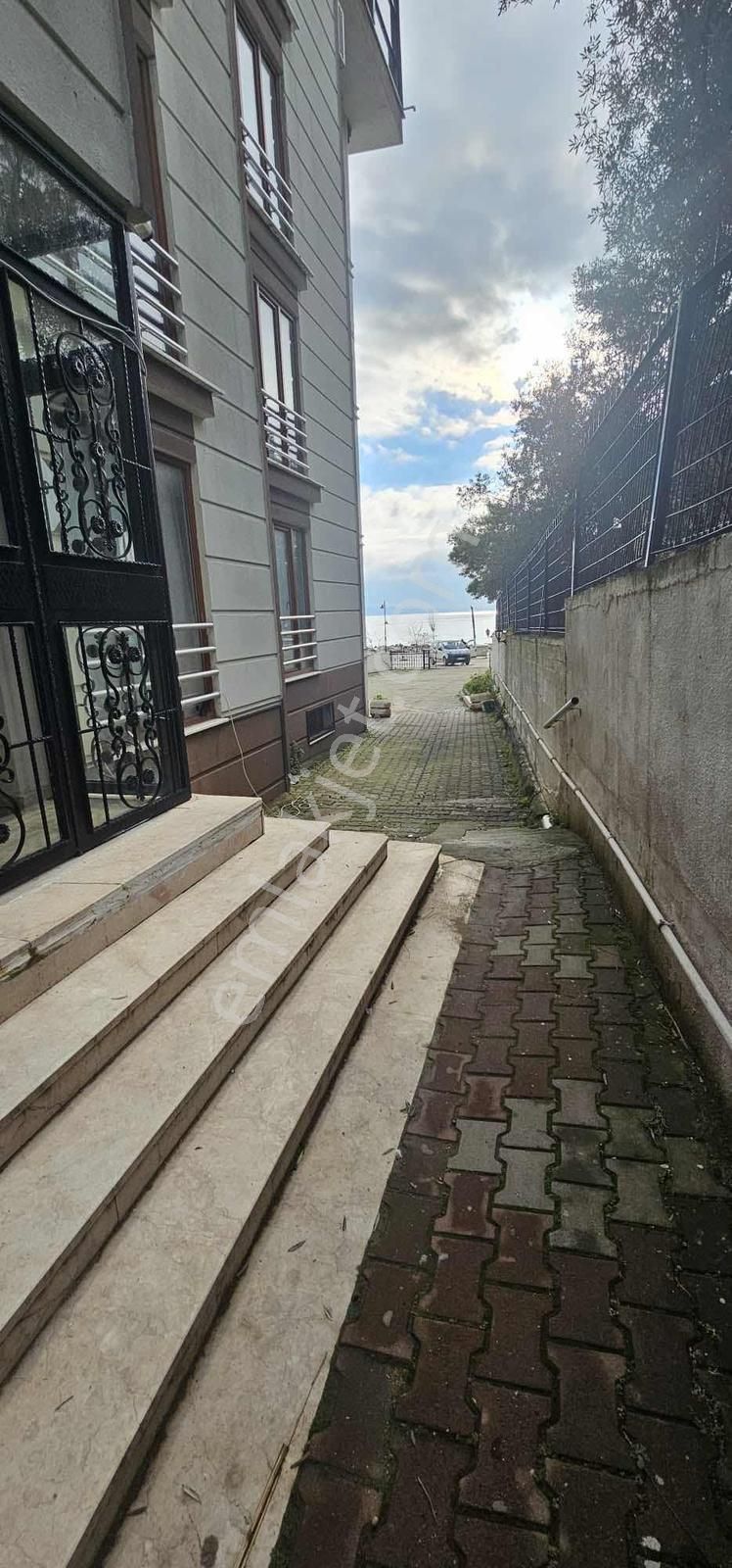 "hak-seç Emlak Armutlu" Dan Deniz Manzaralı 65 M2 1+1 - Görsel 2