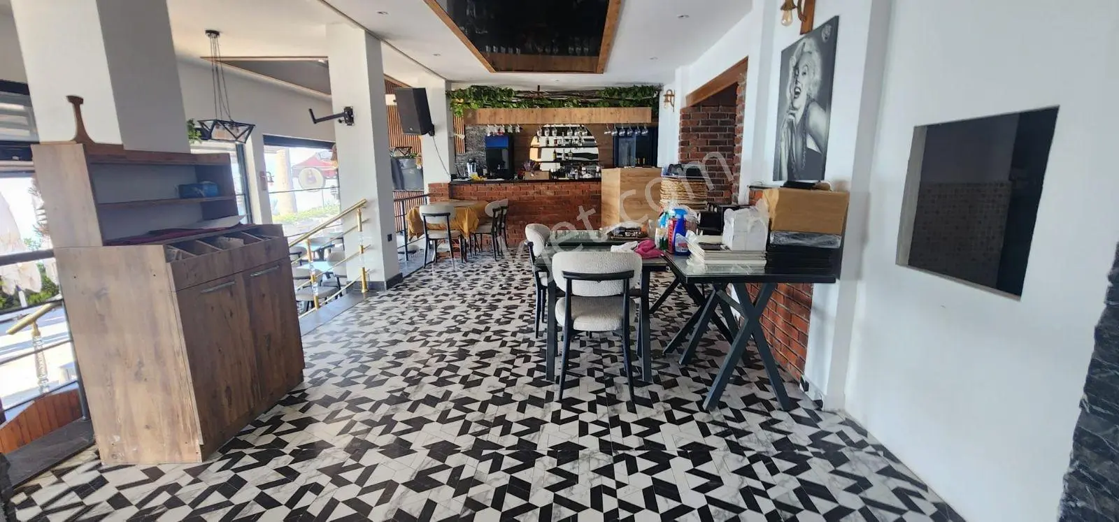 Kuşadası Kadınlar Plajında Devren Kiralık Restaurant
