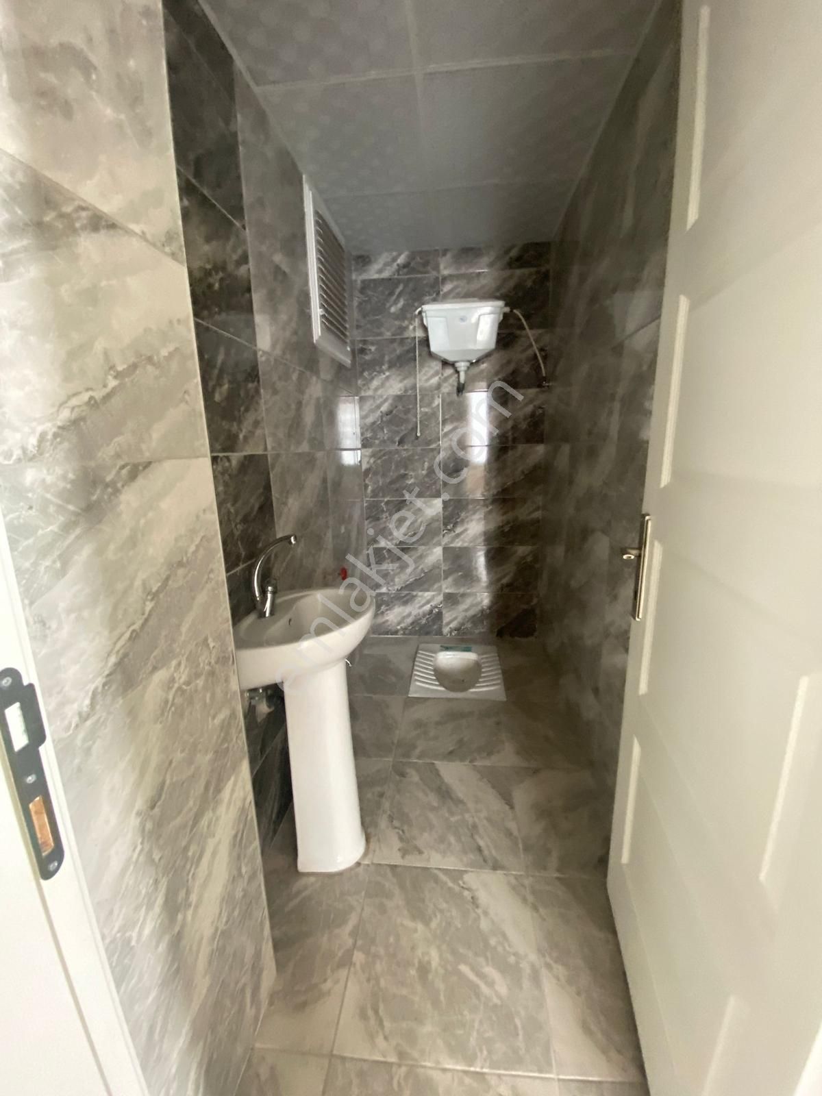 Bergama Atatürk Mahallesinde 3+1 Kiralık Daire - Görsel 5