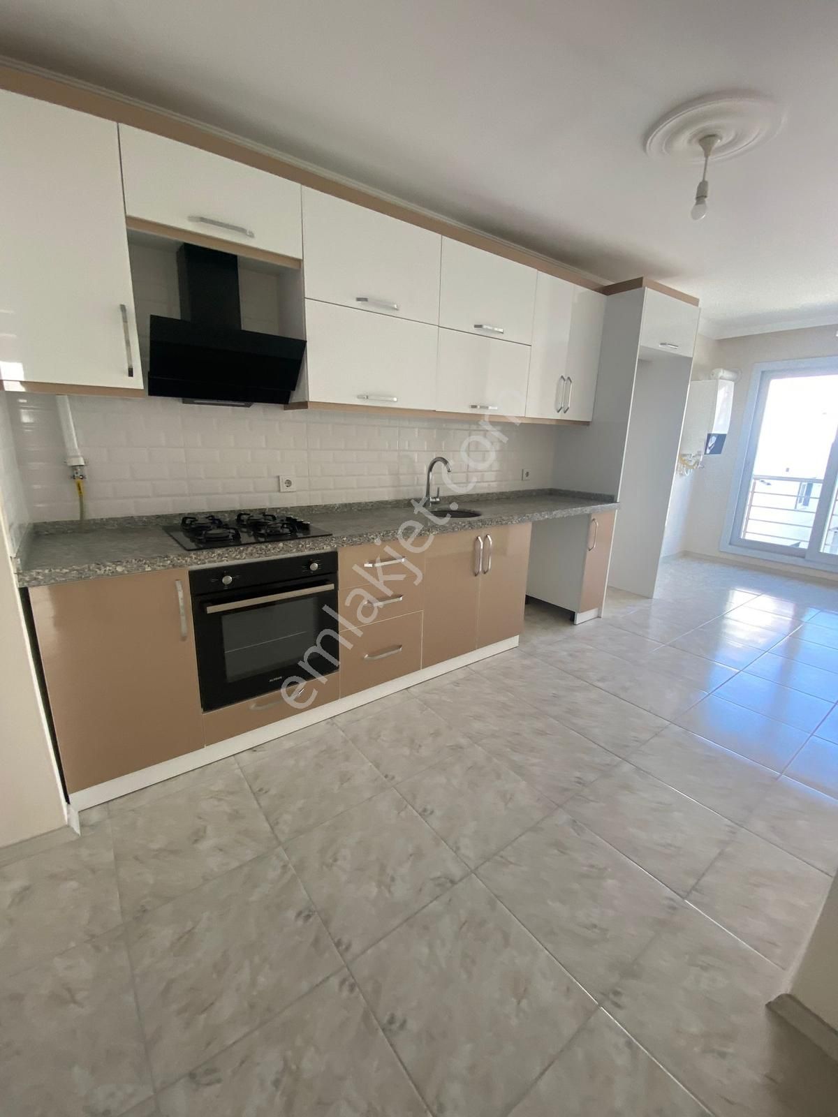 Bergama Atatürk Mahallesinde 3+1 Kiralık Daire - Görsel 7