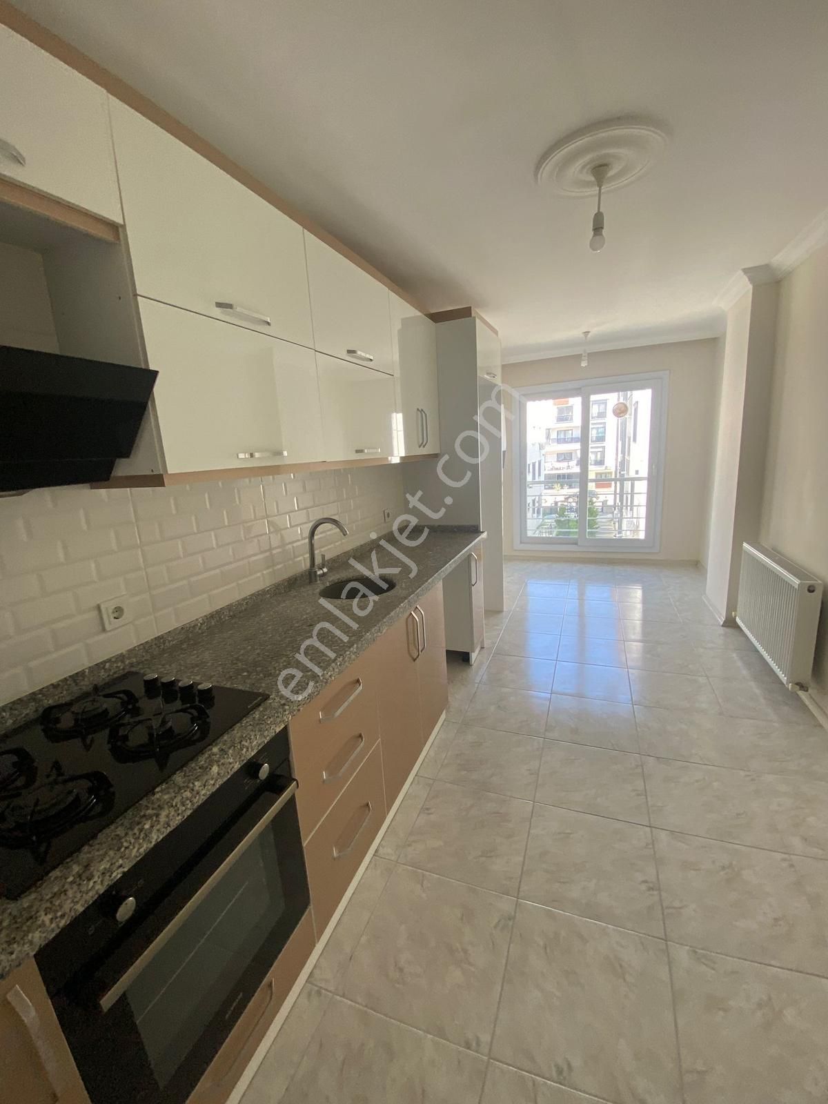 Bergama Atatürk Mahallesinde 3+1 Kiralık Daire - Görsel 8