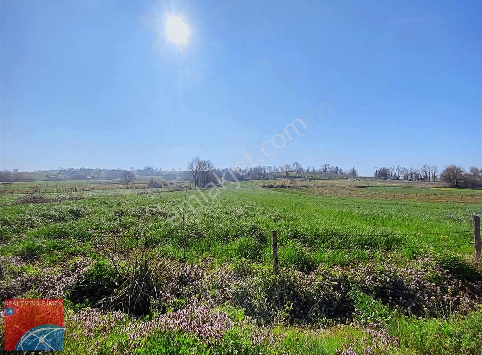 Lokmanlıda Köye Yakın Yola Cephe Satılık Fırsat Tarla 1727m2