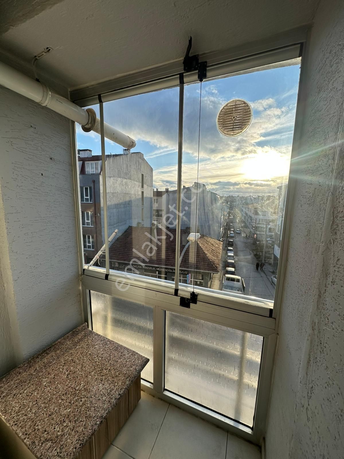 Balkan Gündüz’den Eğitimciler Caddesi Üzerinde Kiralık 2+1 Daire - Görsel 2