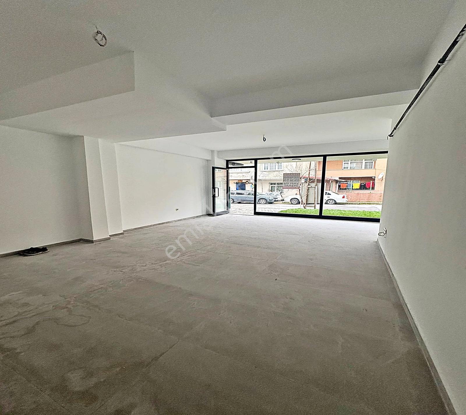 Çekmeköy Ekşioğlu Mahallesinde Merkeze Yakın Kiralık Dükkan - Görsel 13