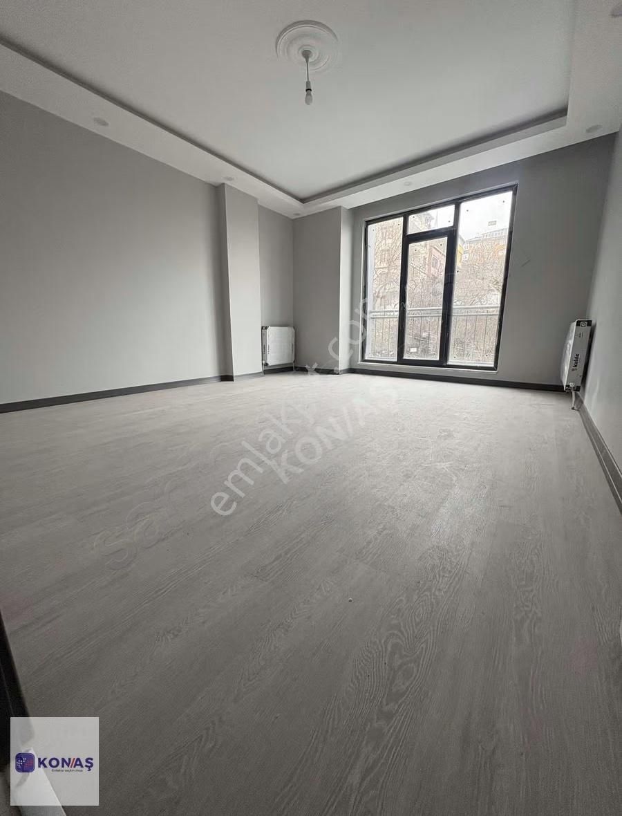 Konaştan Mustafa Kemal Paşa Mah 2+1 Satılık Ara Kat