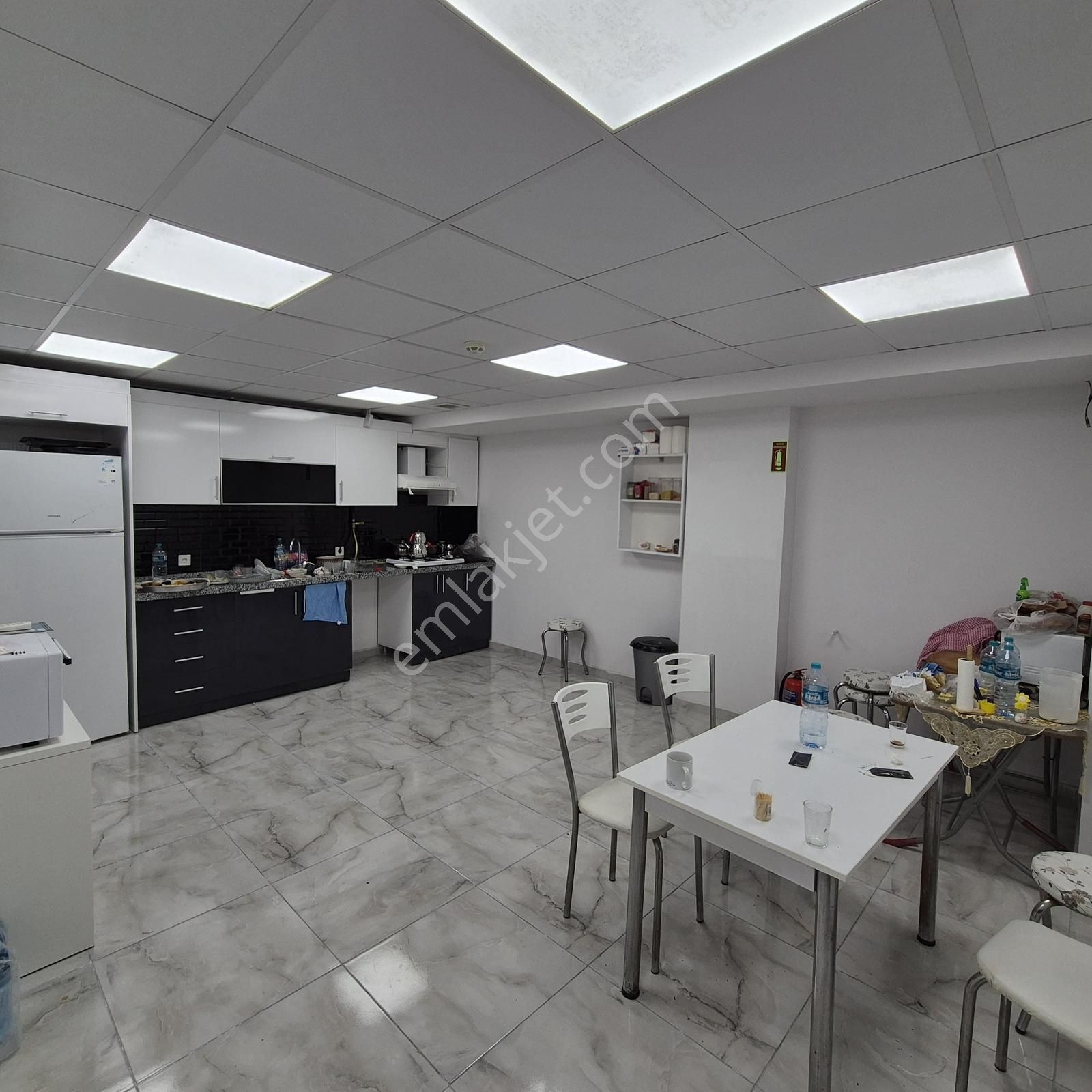 Sultangazi B Caddesinde Satılık 3 Katlı Ticari Dükkan - Görsel 7