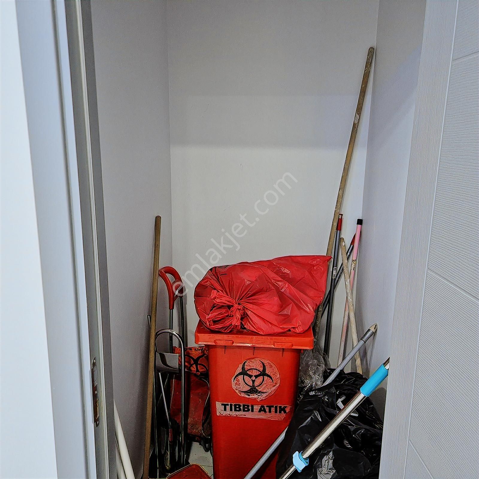 Sultangazi B Caddesinde Satılık 3 Katlı Ticari Dükkan - Görsel 14