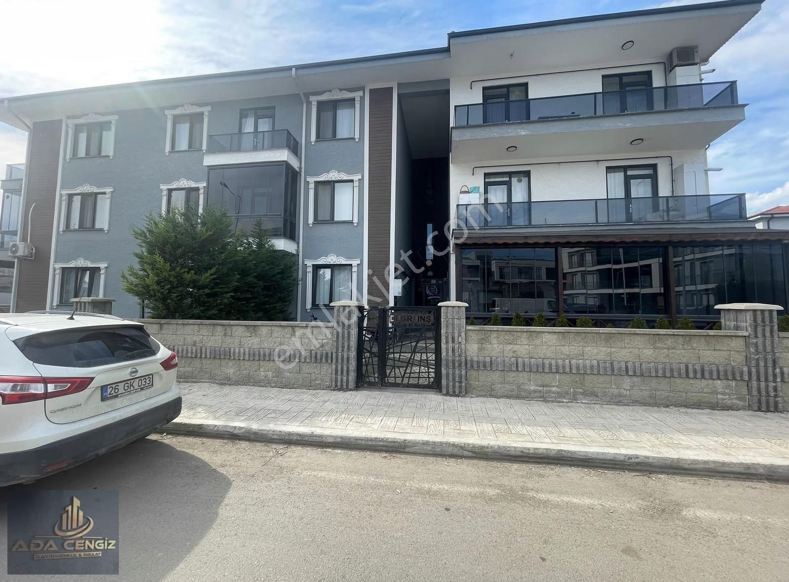 Kendine Ait Bahçeli Daire De Oturmak İsteyenlere Özel 3+1 Daire - Görsel 18
