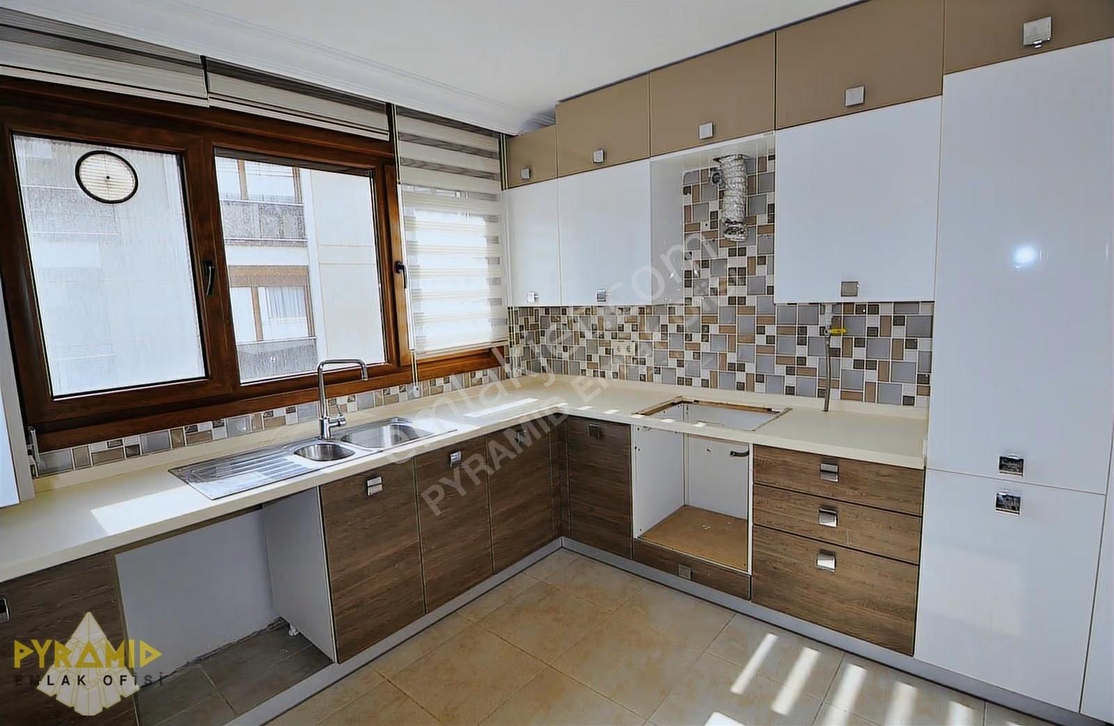 Pyramıd'den Acıbadem Koşuyolu İyi Konumlu Boş Temiz 3+1 Daire - Görsel 8