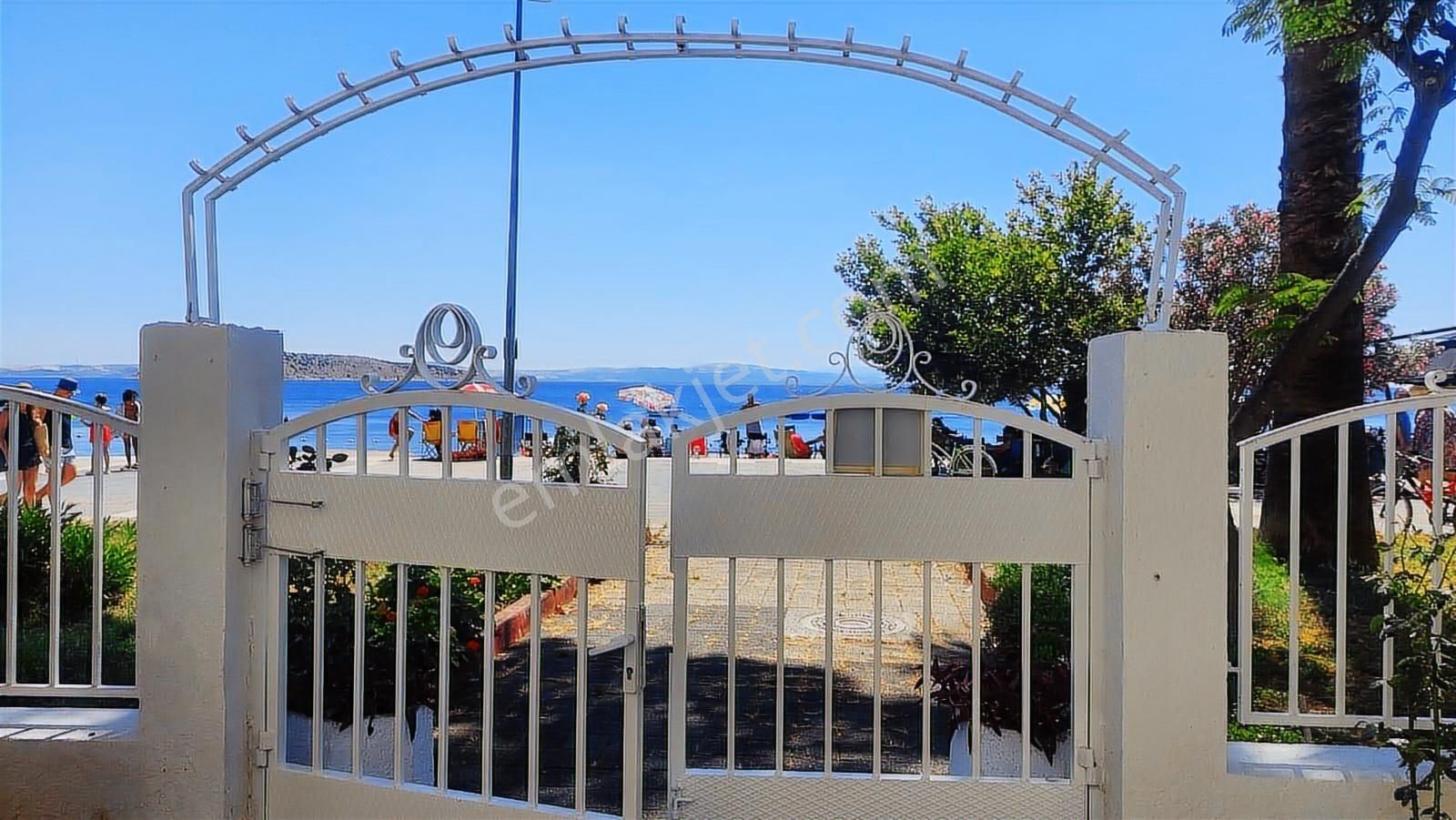 Erdek Şişikler Sitede Denize Sıfır Muhteşem Yazkış Yaşam Fırsatı