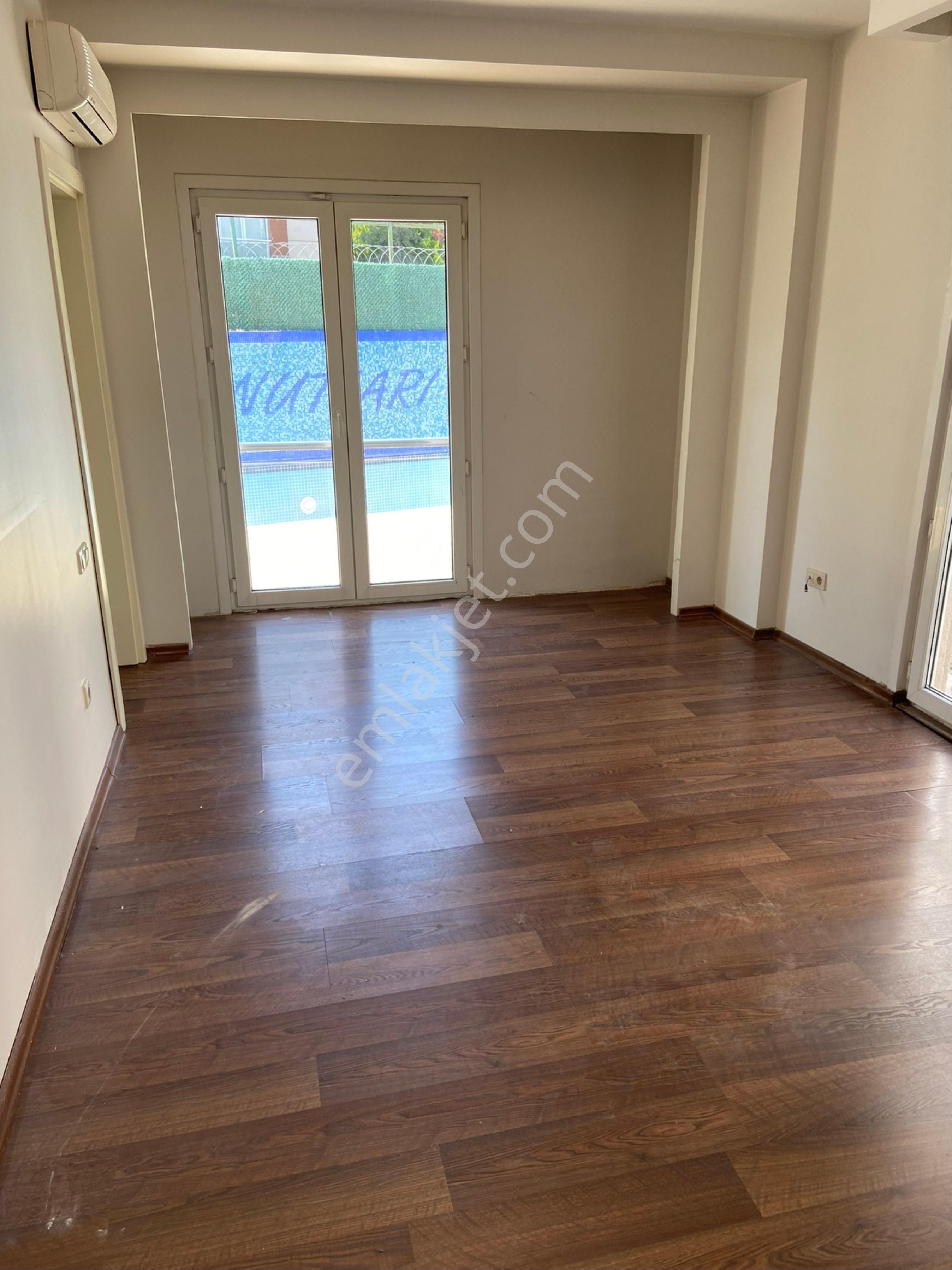 Mimaroba Girişte Kısa Katlı Modern Blok - Görsel 3