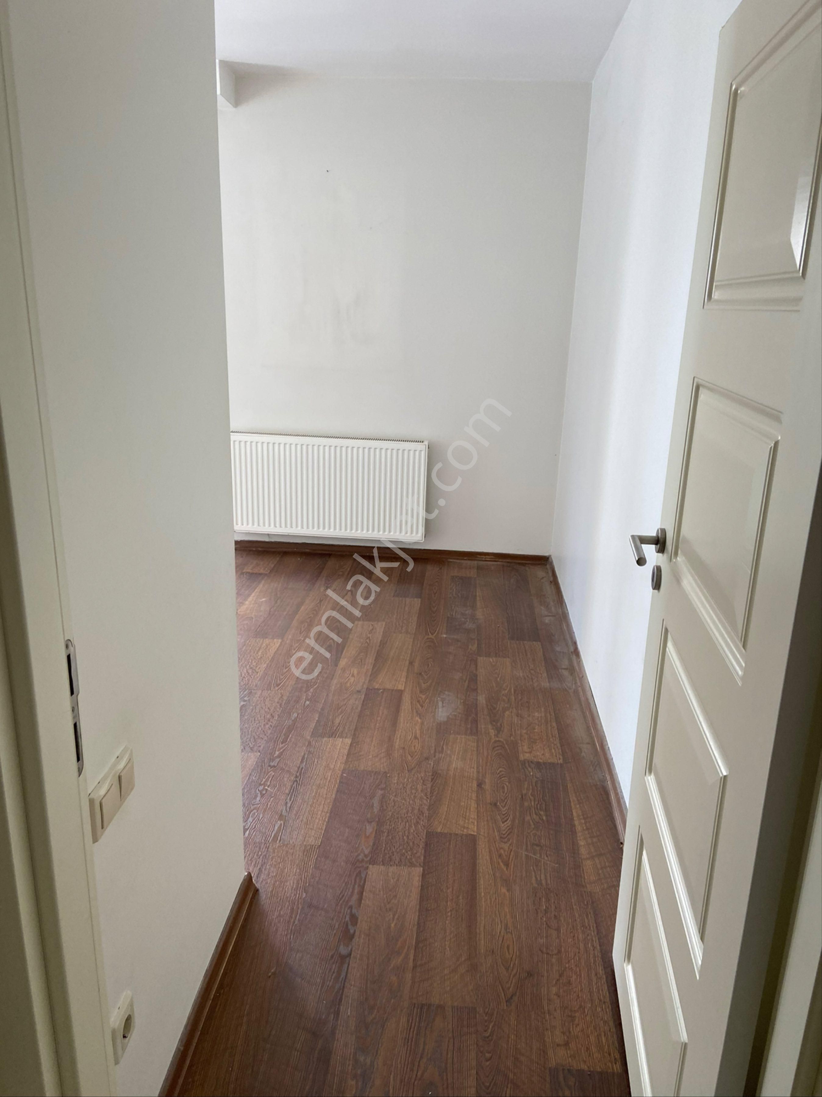 Mimaroba Girişte Kısa Katlı Modern Blok - Görsel 4