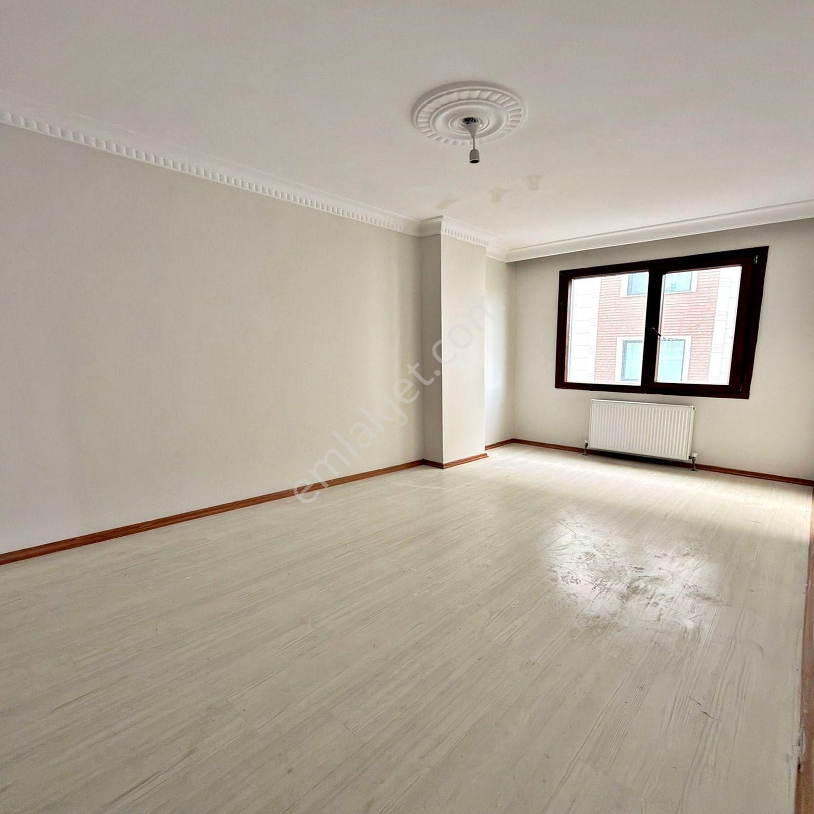 Metrobüse Yakın Konumda 2+1 Balkonlu Lüks Ara Kat Daire - Görsel 17