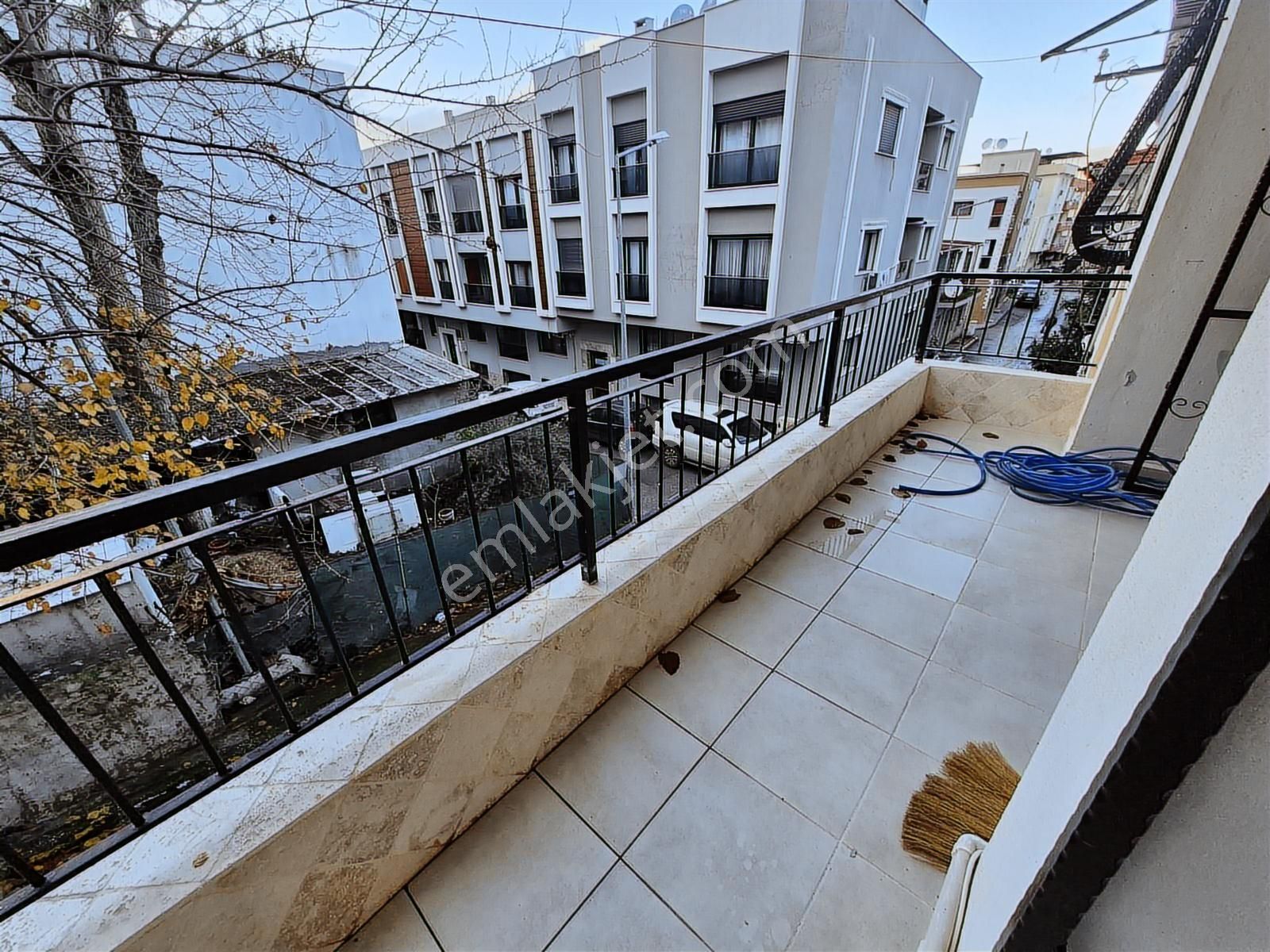 Fahrettin Altay'da Geniş Ferah Eşyalı Kiralık 3+1 Daire - Görsel 25