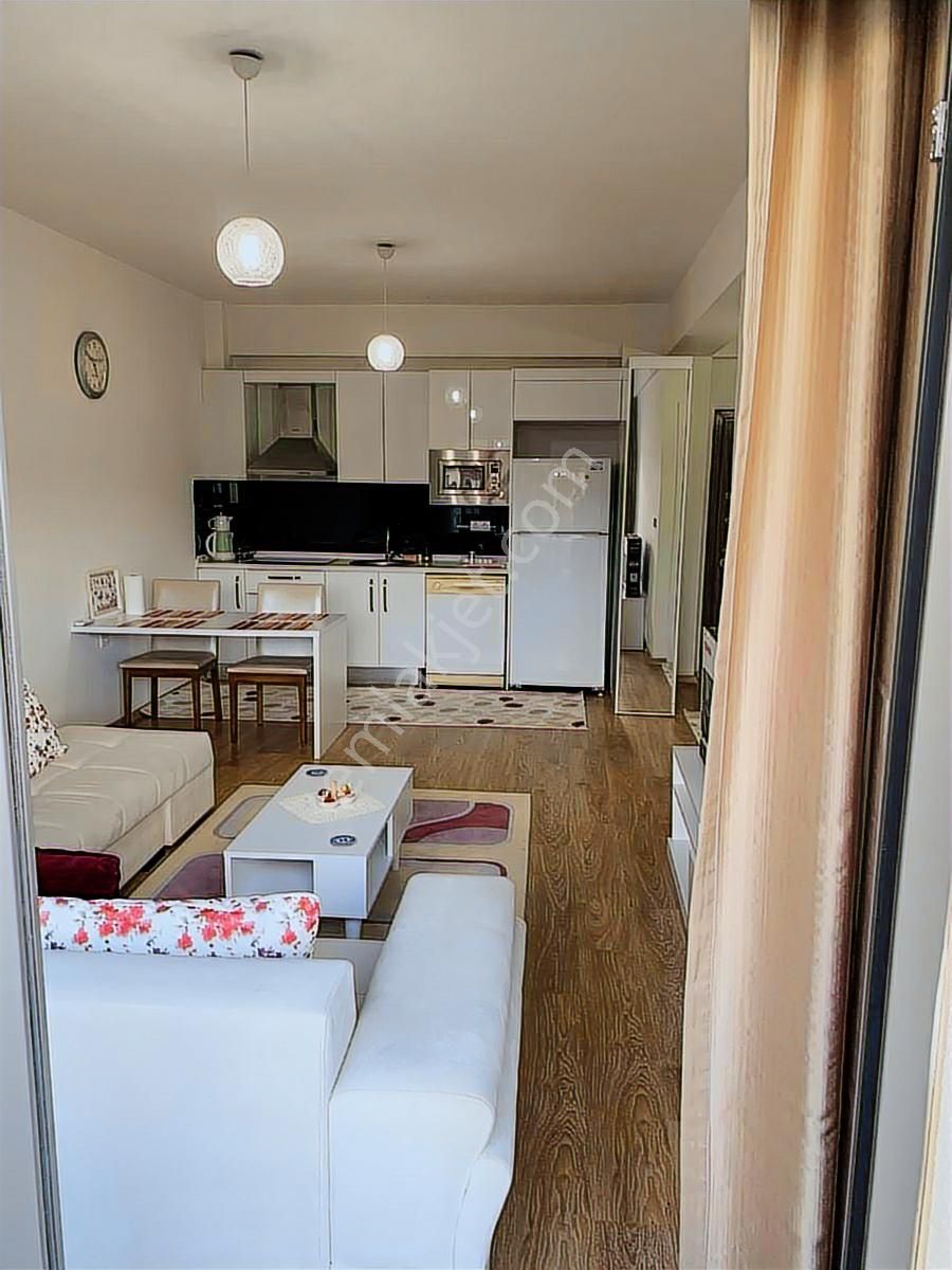 Torbalı Esen-11 Sitesinde Tam Havuz Cepheli, Lüks Eşyalı 1+1 - Görsel 12