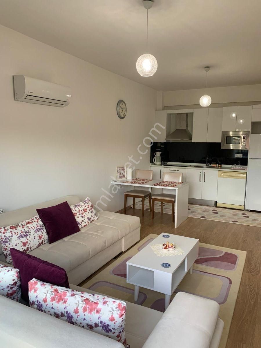 Torbalı Esen-11 Sitesinde Tam Havuz Cepheli, Lüks Eşyalı 1+1 - Görsel 2