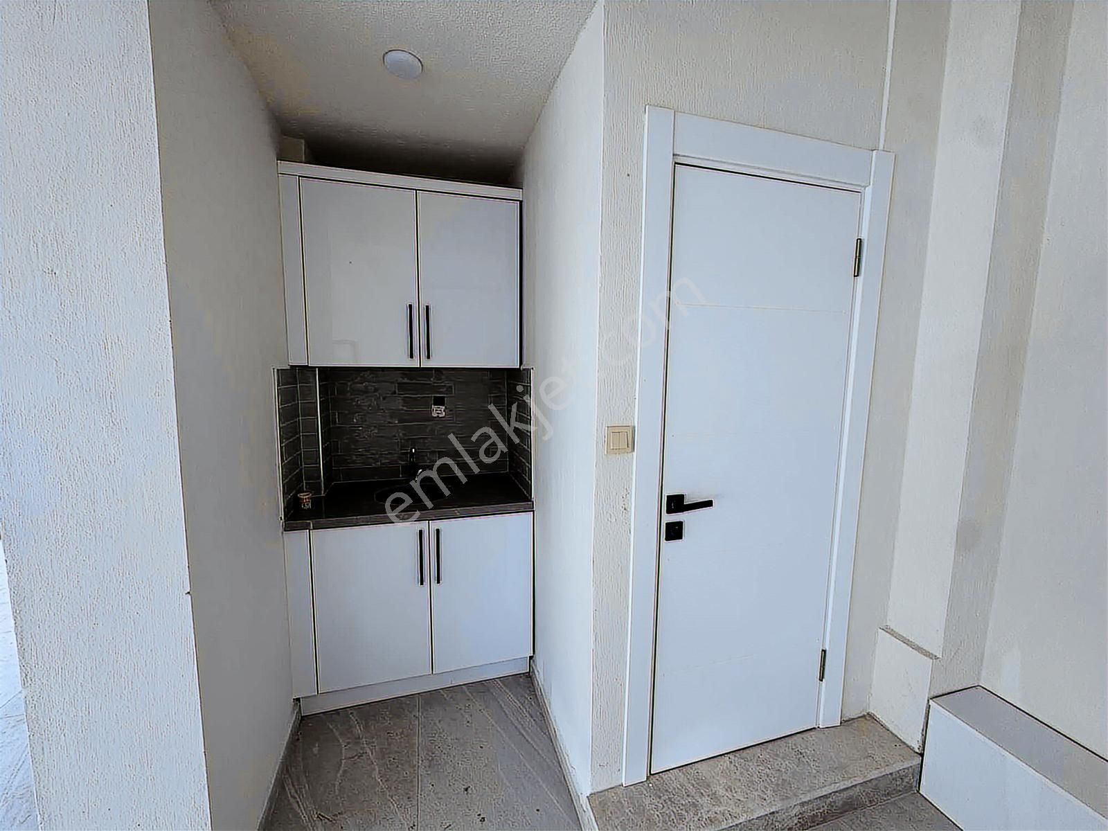 Turpa Arxesten Dikili'de Dükkan Kiralıktır. - Görsel 10