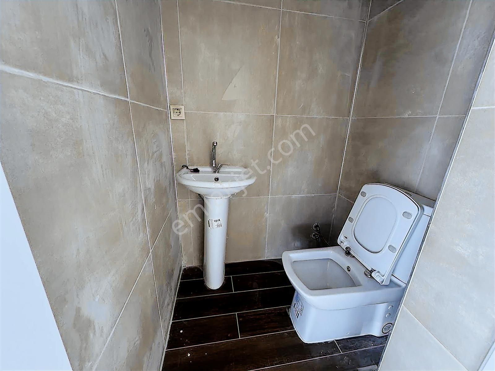 Turpa Arxesten Dikili'de Dükkan Kiralıktır. - Görsel 9