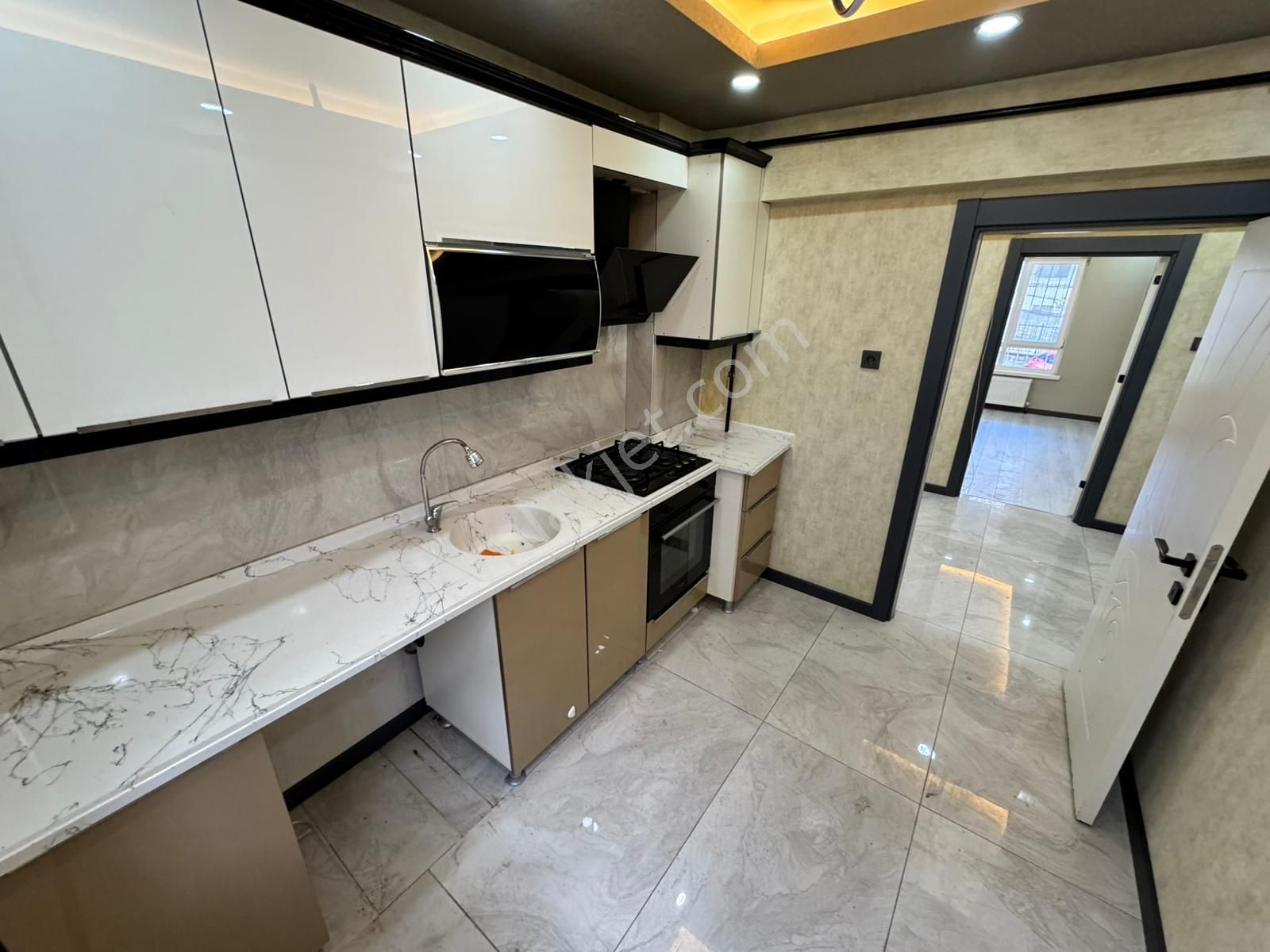 Danışment Göbek Yakını Ara Katta Ultra Lüx Kiralık Daire - Görsel 12