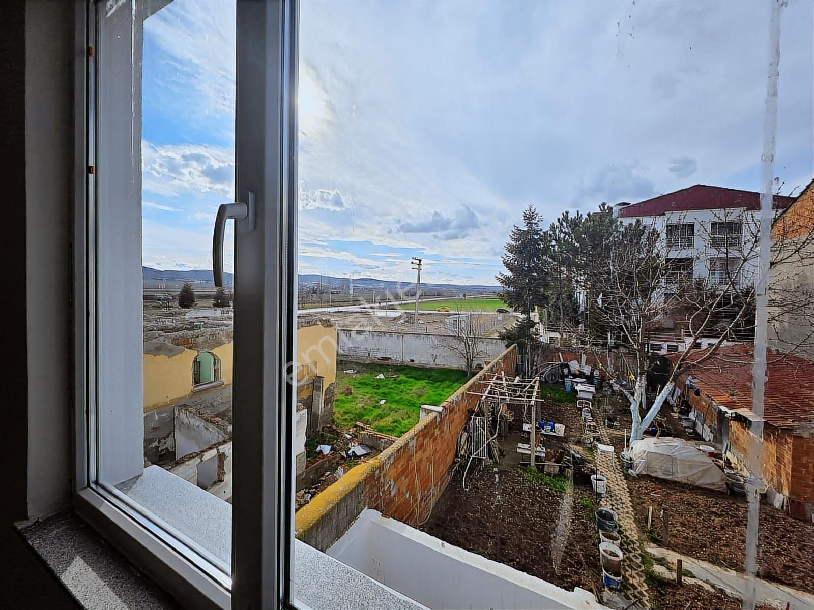 Çamlıca'da Ara Kat 2+0 Lüks Daire Zeminden Isıtma Kapalı Balkon - Görsel 7