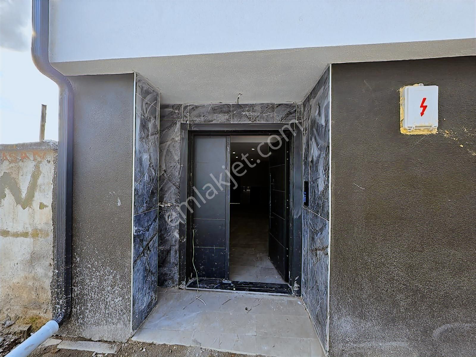 Çamlıca'da Ara Kat 2+0 Lüks Daire Zeminden Isıtma Kapalı Balkon - Görsel 23