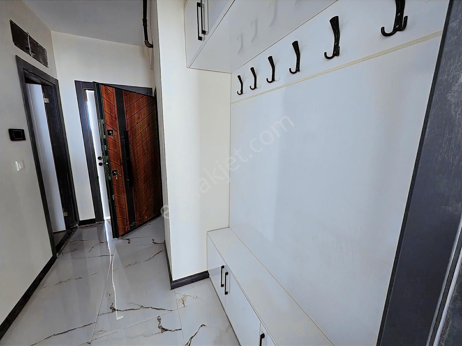 Çamlıca'da Ara Kat 2+0 Lüks Daire Zeminden Isıtma Kapalı Balkon - Görsel 16