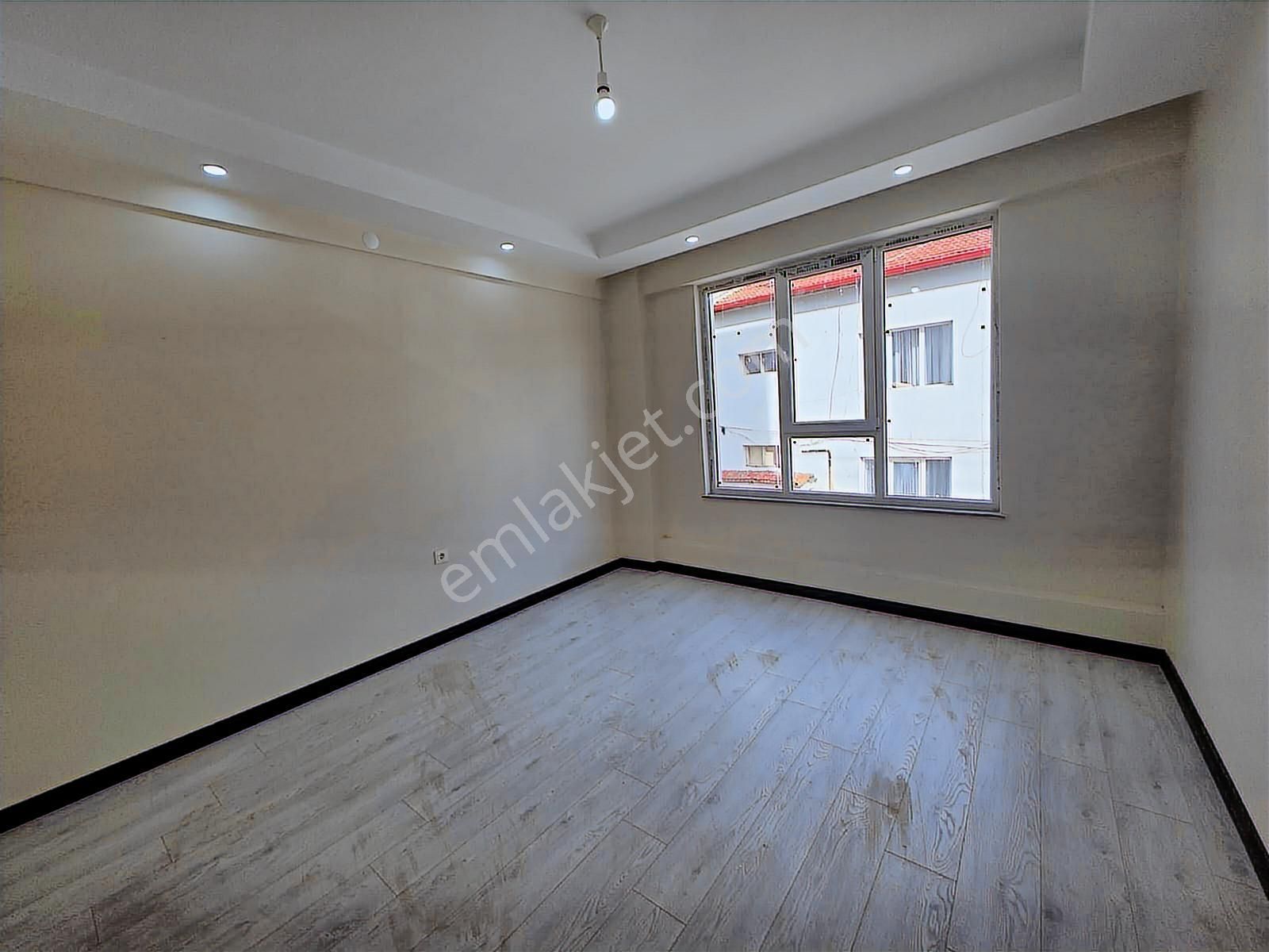 Çamlıca'da Ara Kat 2+0 Lüks Daire Zeminden Isıtma Kapalı Balkon - Görsel 21