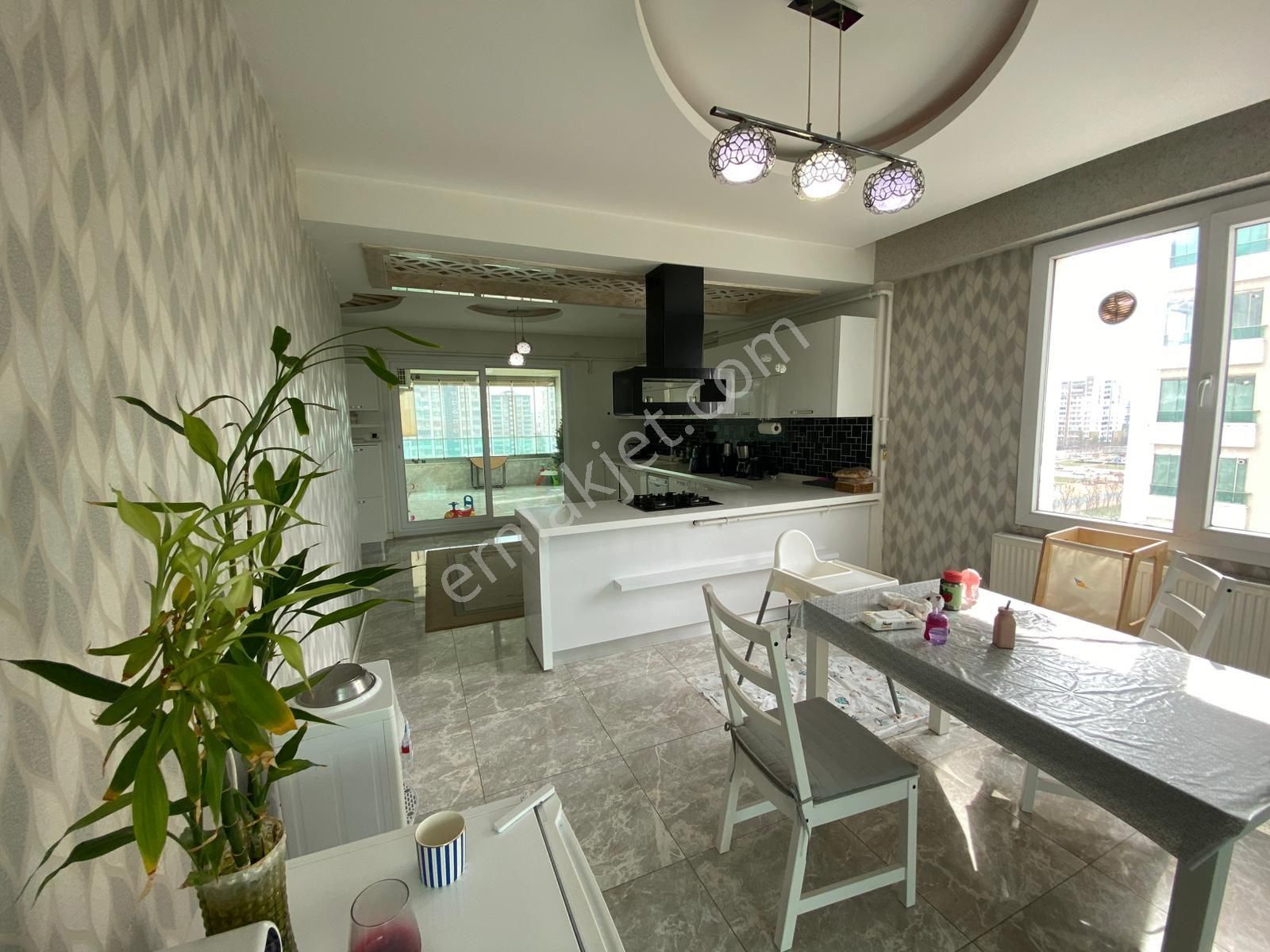 Tema Park Karşısı Ultra Lüks Havuzlu Satılık Daire