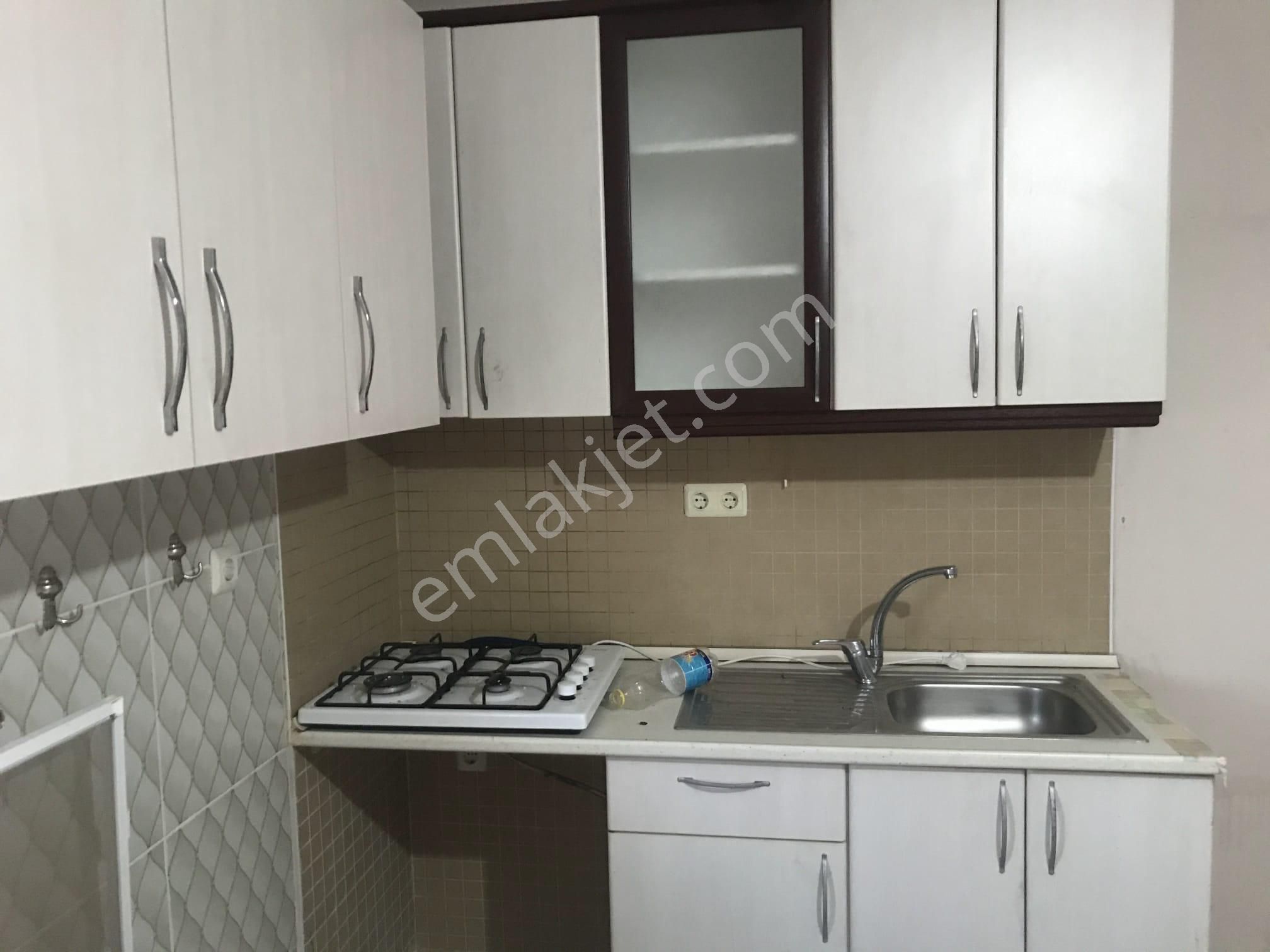 Adana Sarıçamda Akkuyu Tokide 1+1 Yarı Eşyalı Kiralık Fırsat Daire (baza Oçak Dolap) )