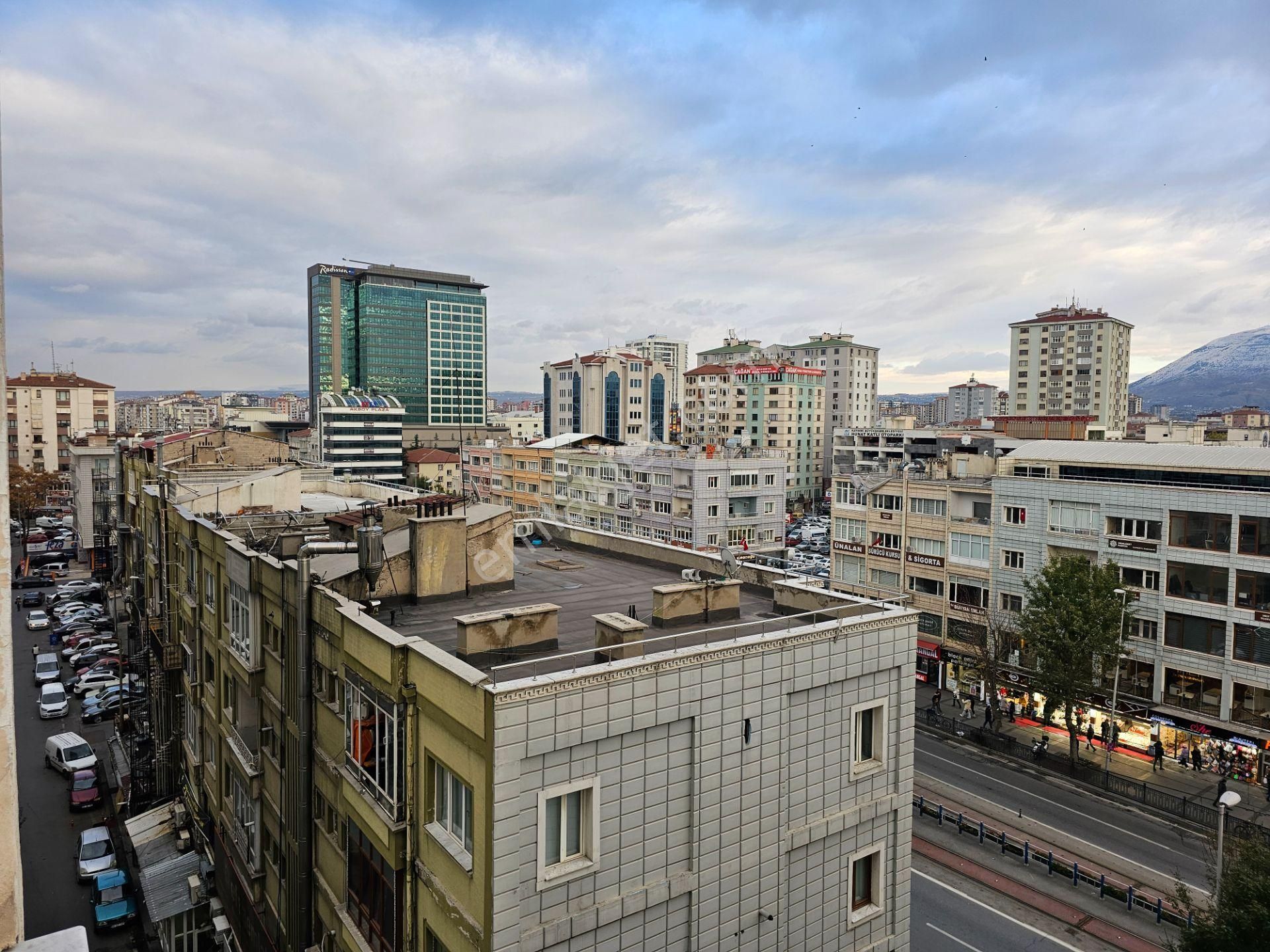 Wabi Gayrimenkul'den Şehir Merkezinde Mükemmel Konumlu 4+1 Daire