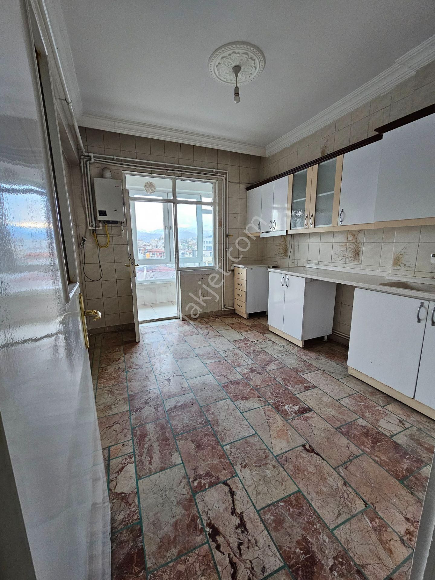 Wabi Gayrimenkul'den Şehir Merkezinde Mükemmel Konumlu 4+1 Daire - Görsel 16