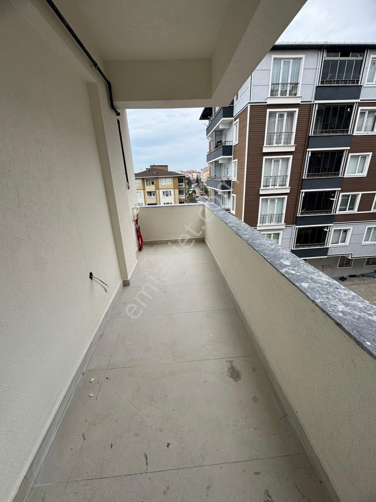 Tuğra'dan Çobançeşme'de Arakat Sıfır İki Balkonlu Lüks Daire - Görsel 2