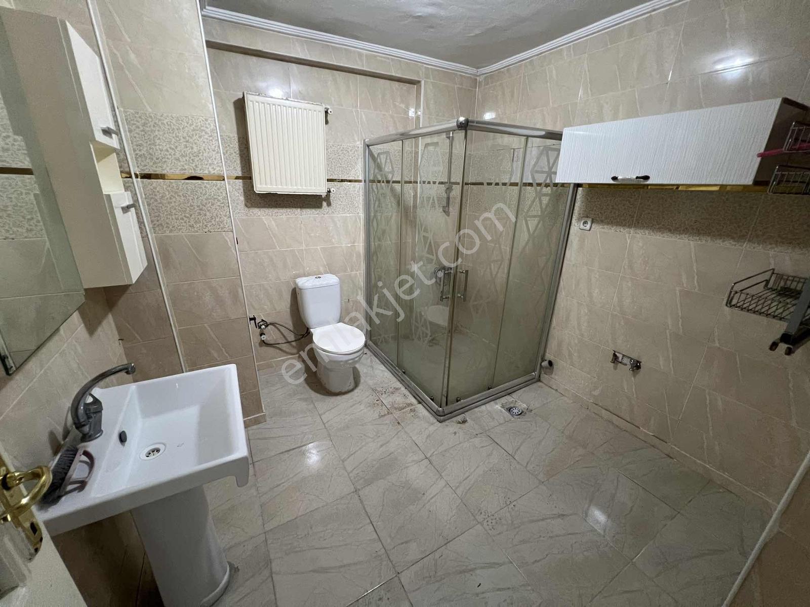 ****ilke Emlaktan****arakat Bakımlı 3+1 Daire